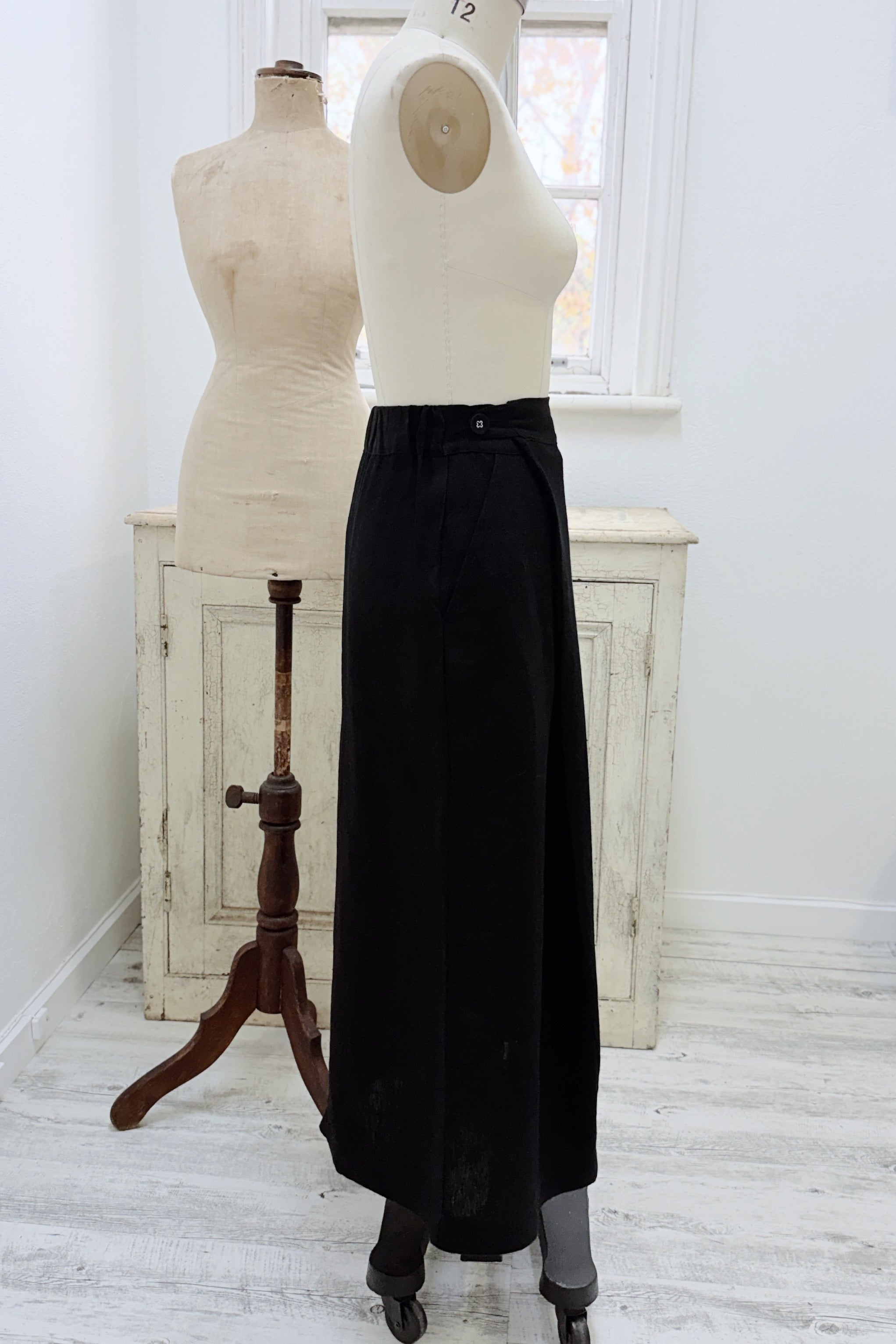 GW | Koi Skirt | Black | XS