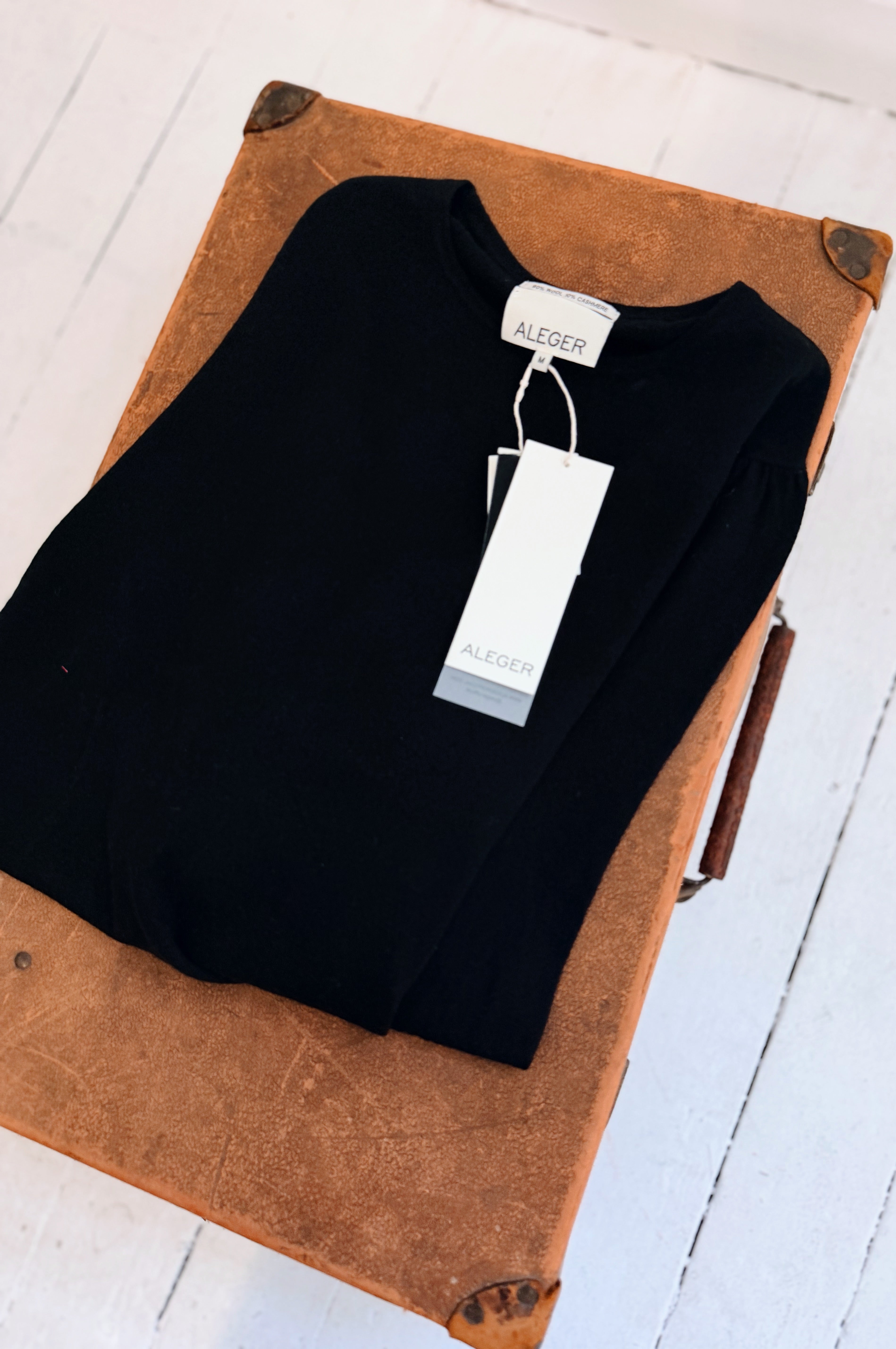 Aleger | Always Bell Sleeve | Black