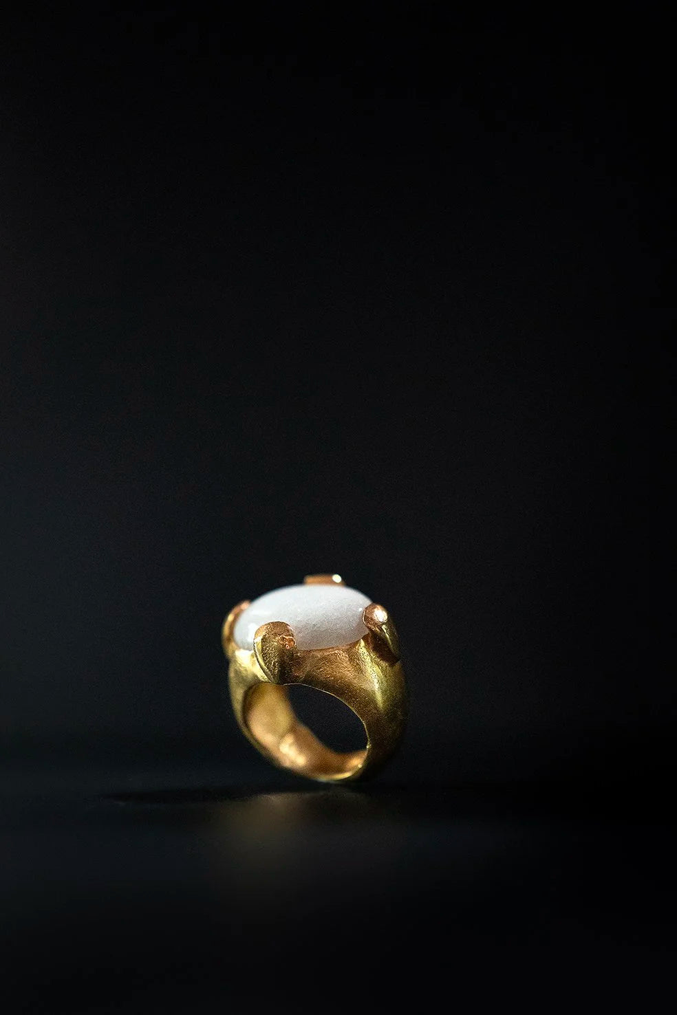 EWA Tribal | Big White Agate Ring | Gold