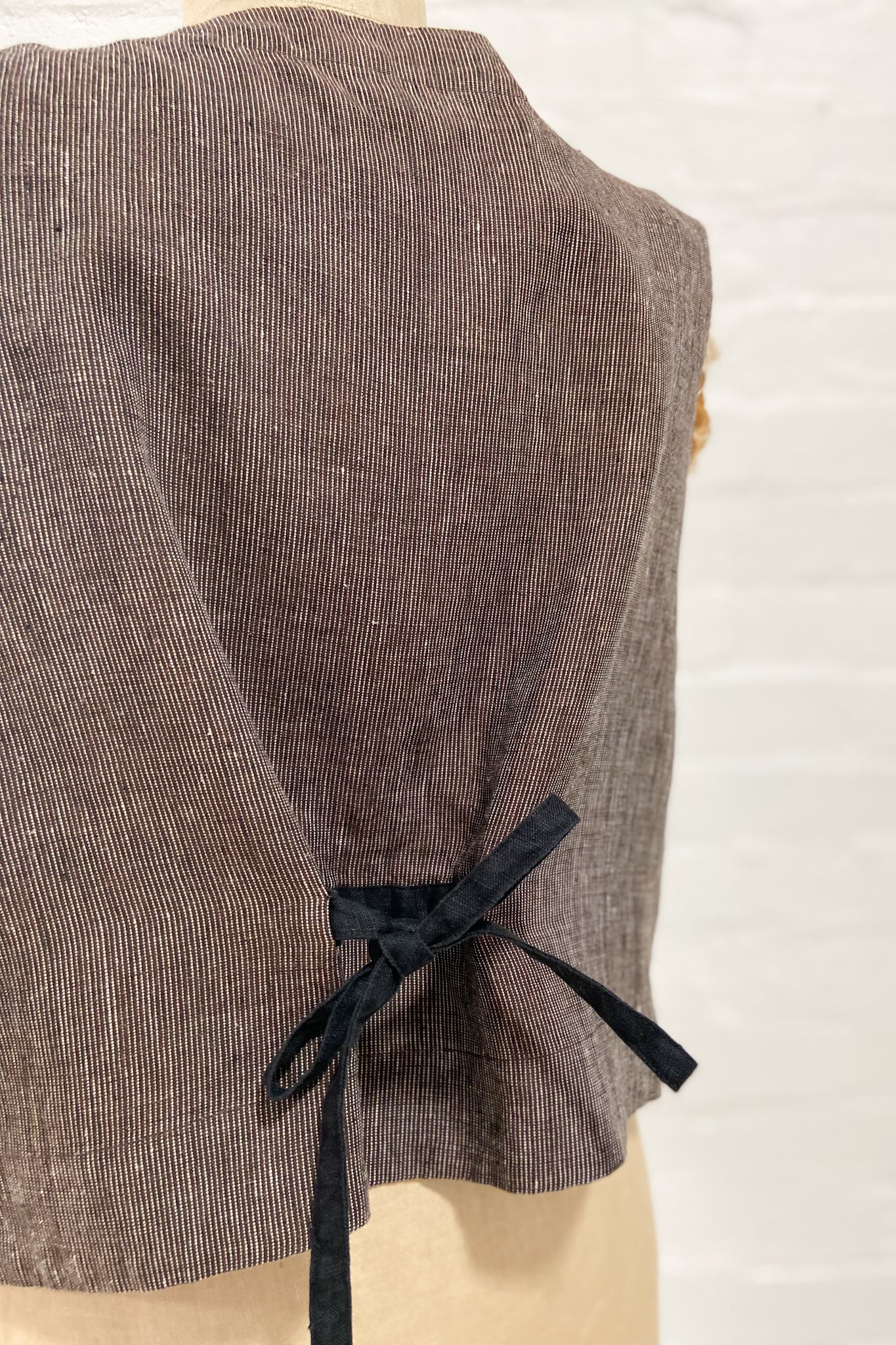 GW | Solange Vest | Truffle | M