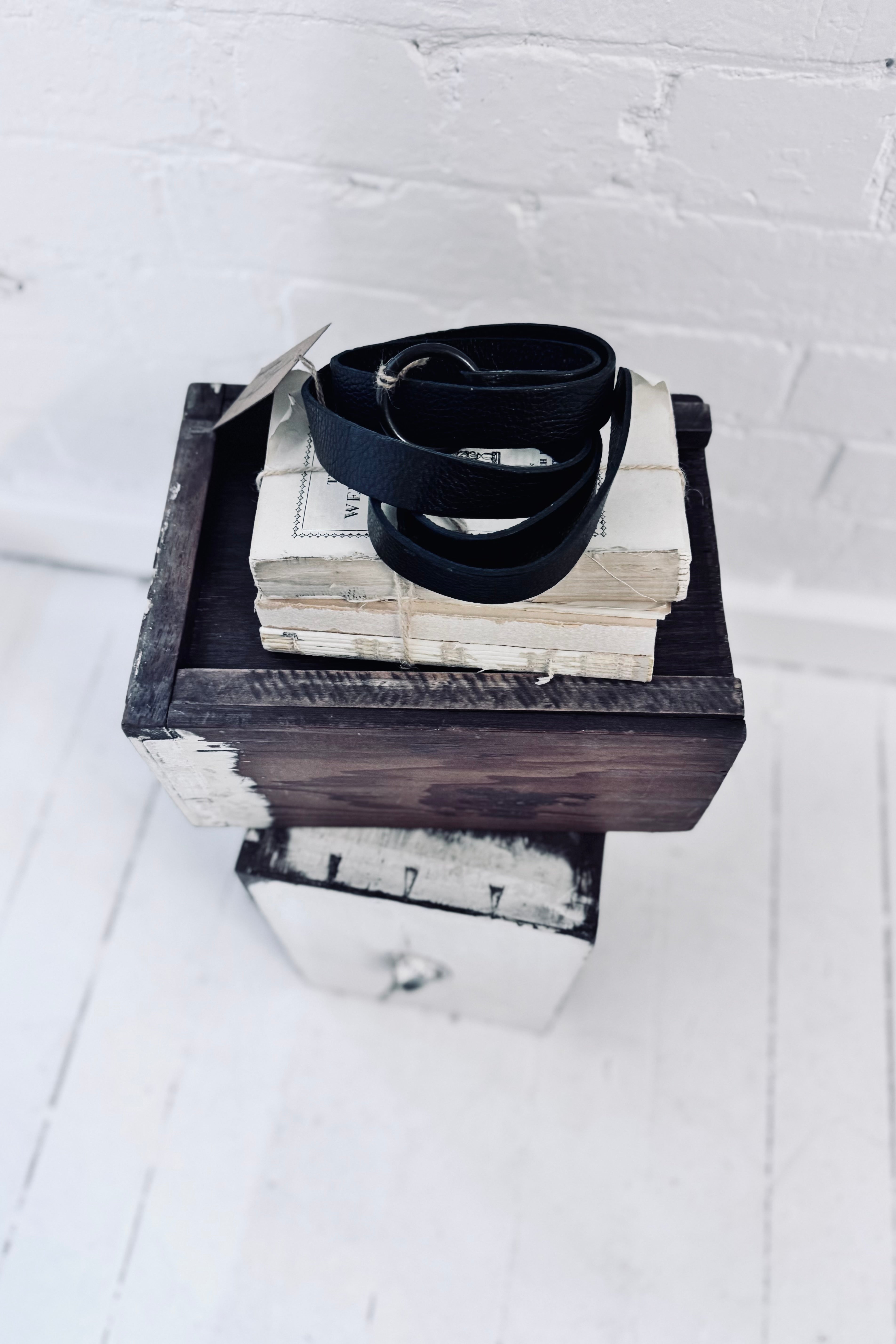 Ink Olives | Salice Belt | Black