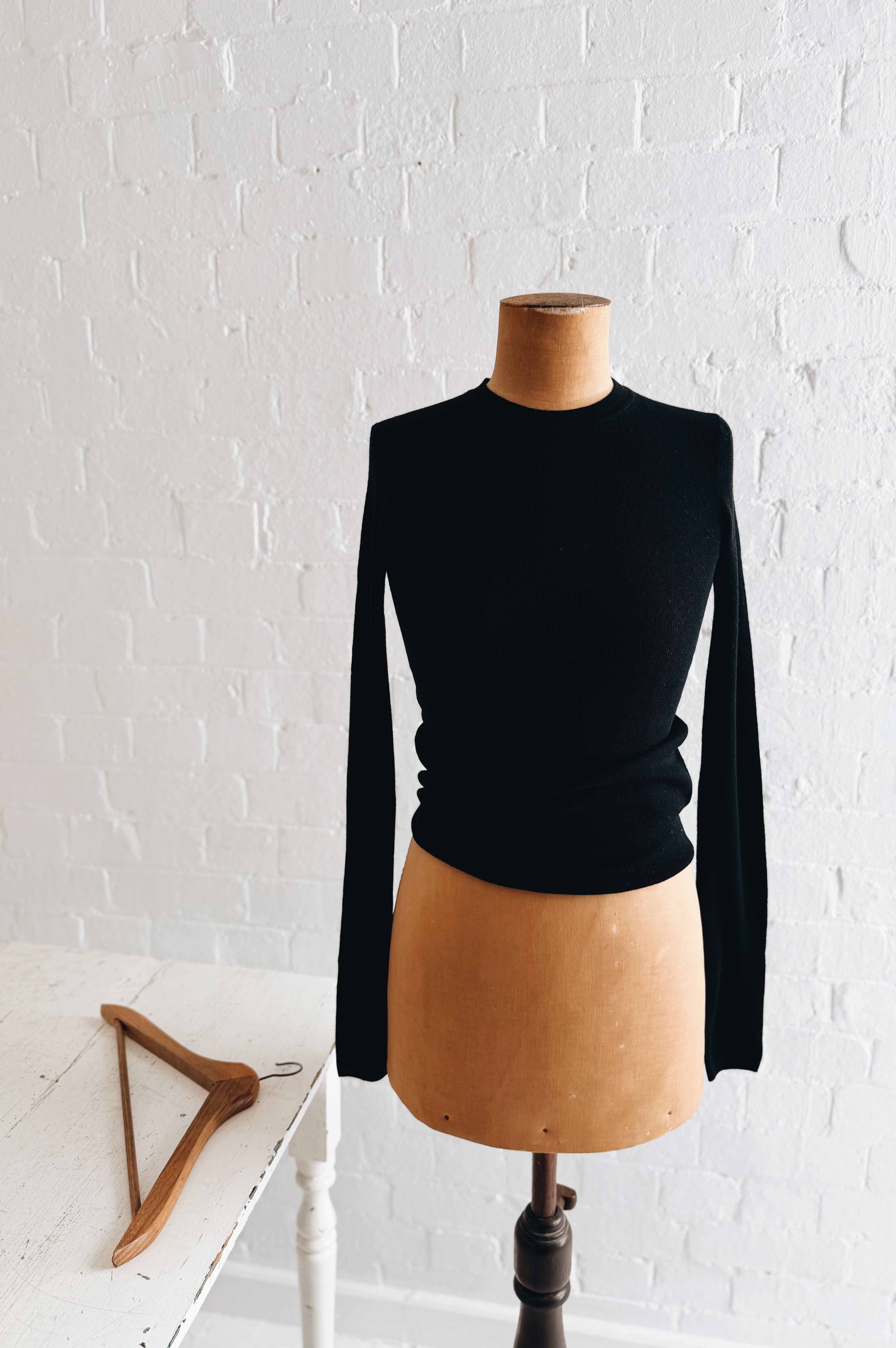 Aleger | Sheerness Crew Neck | Black