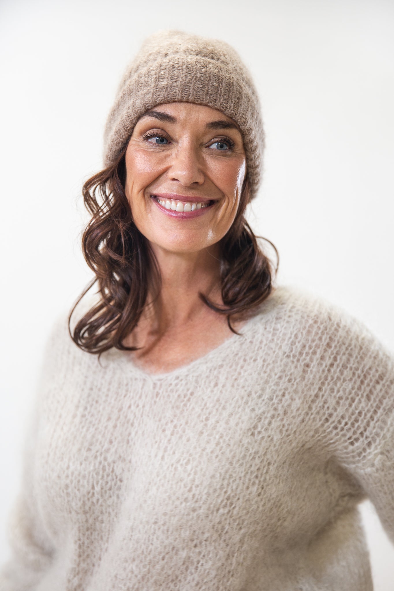 Mila Beanie | Medium Brown