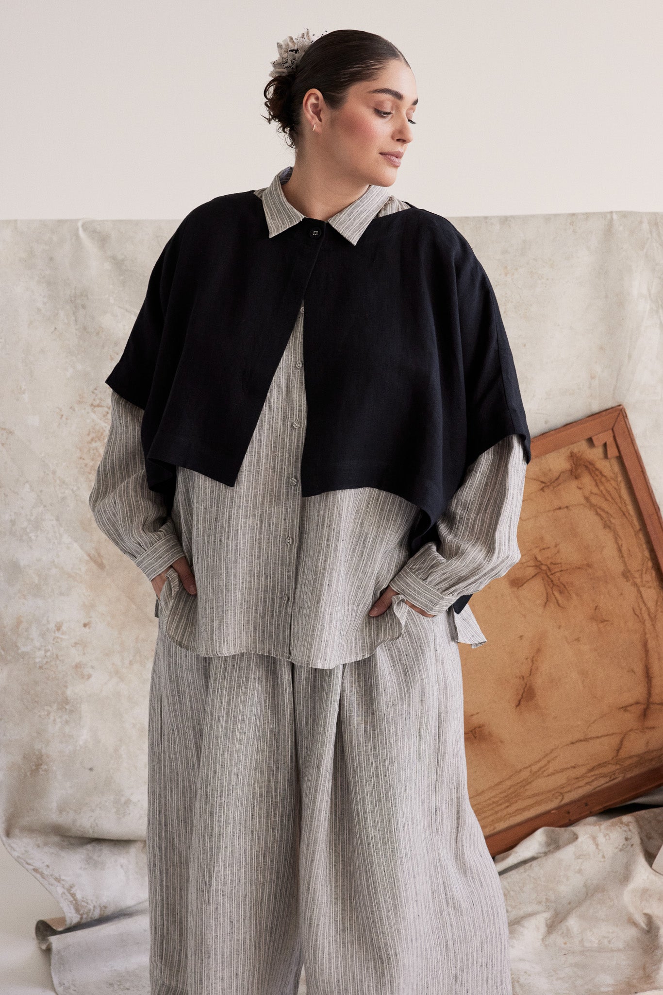 Tussie Capelet | Black