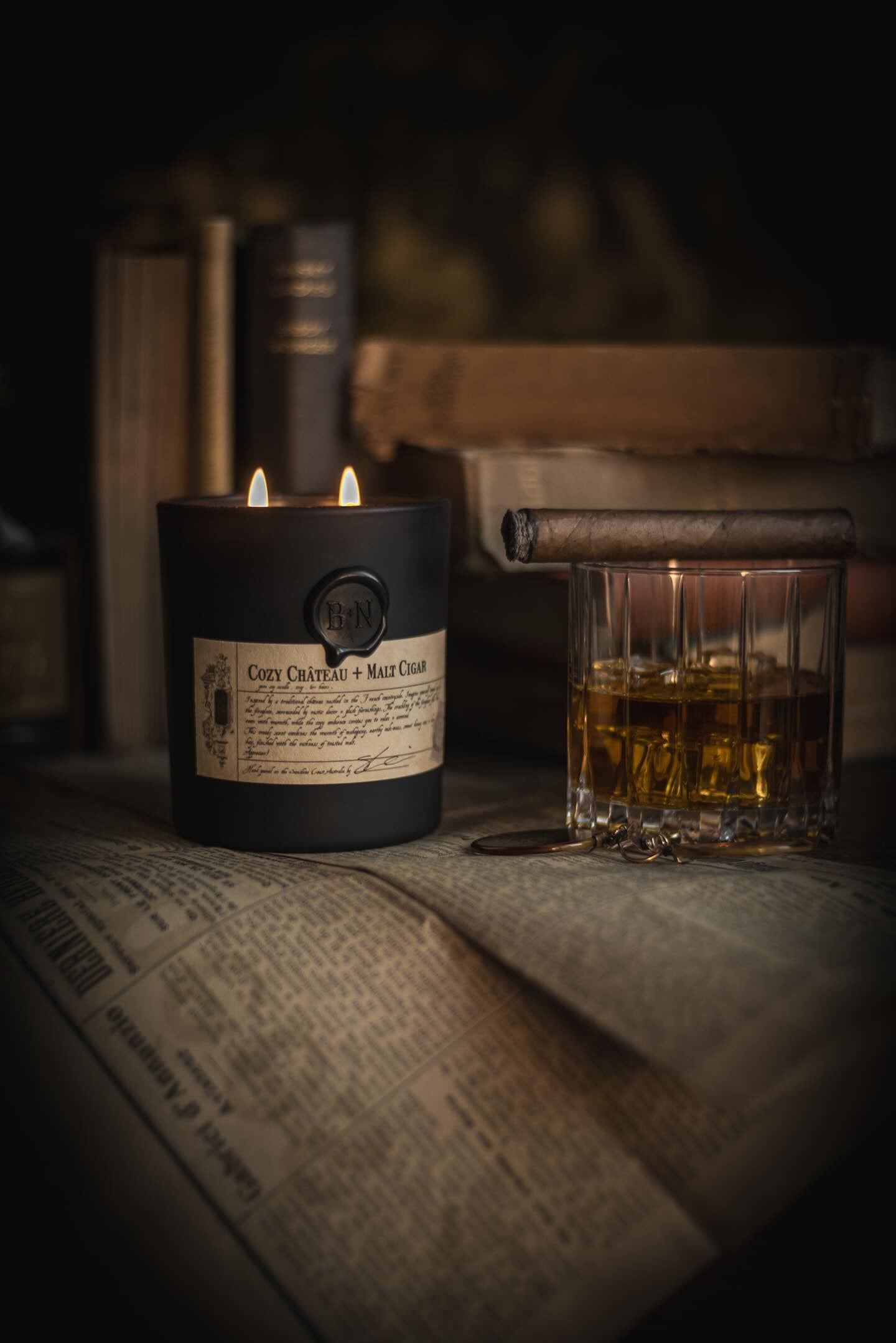 Blanc & Nero | Cozy Chateau & Malt Cigar Candle