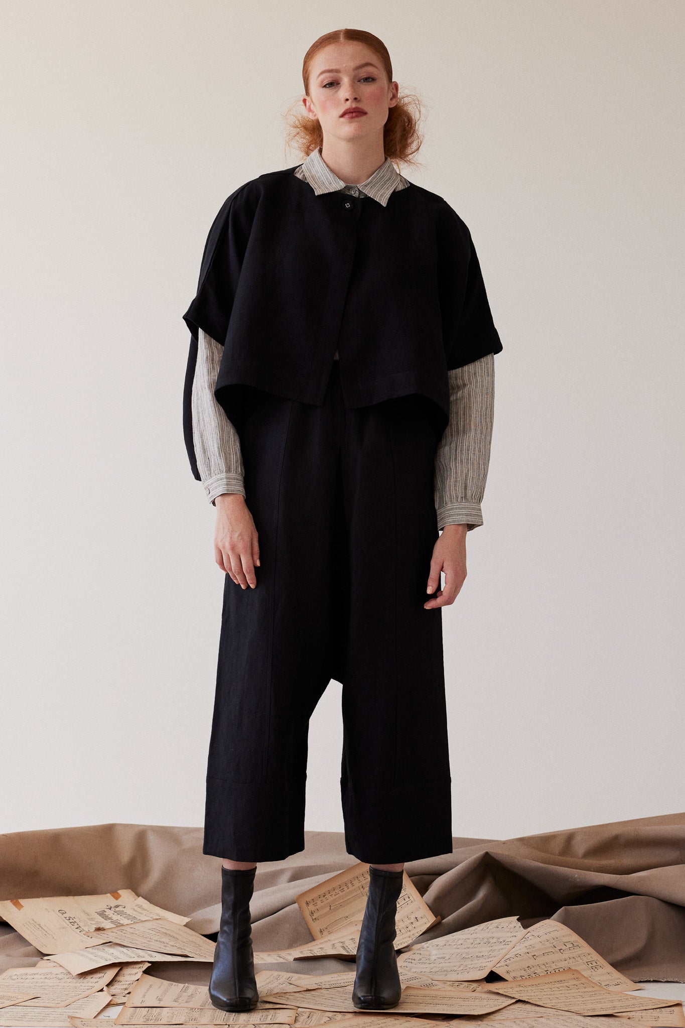 Tussie Capelet | Black