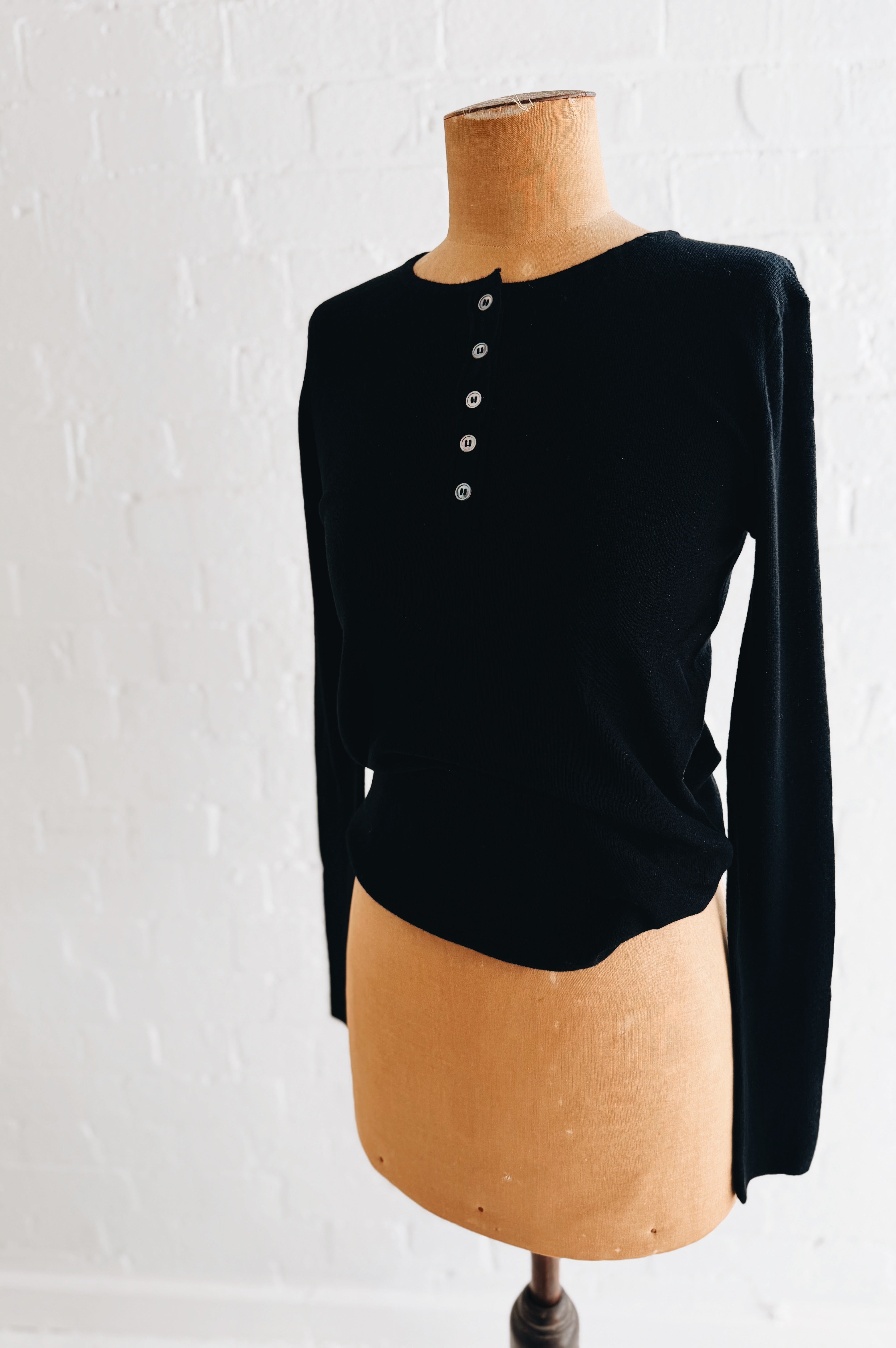 Aleger | Sheerness Placket Top | Black
