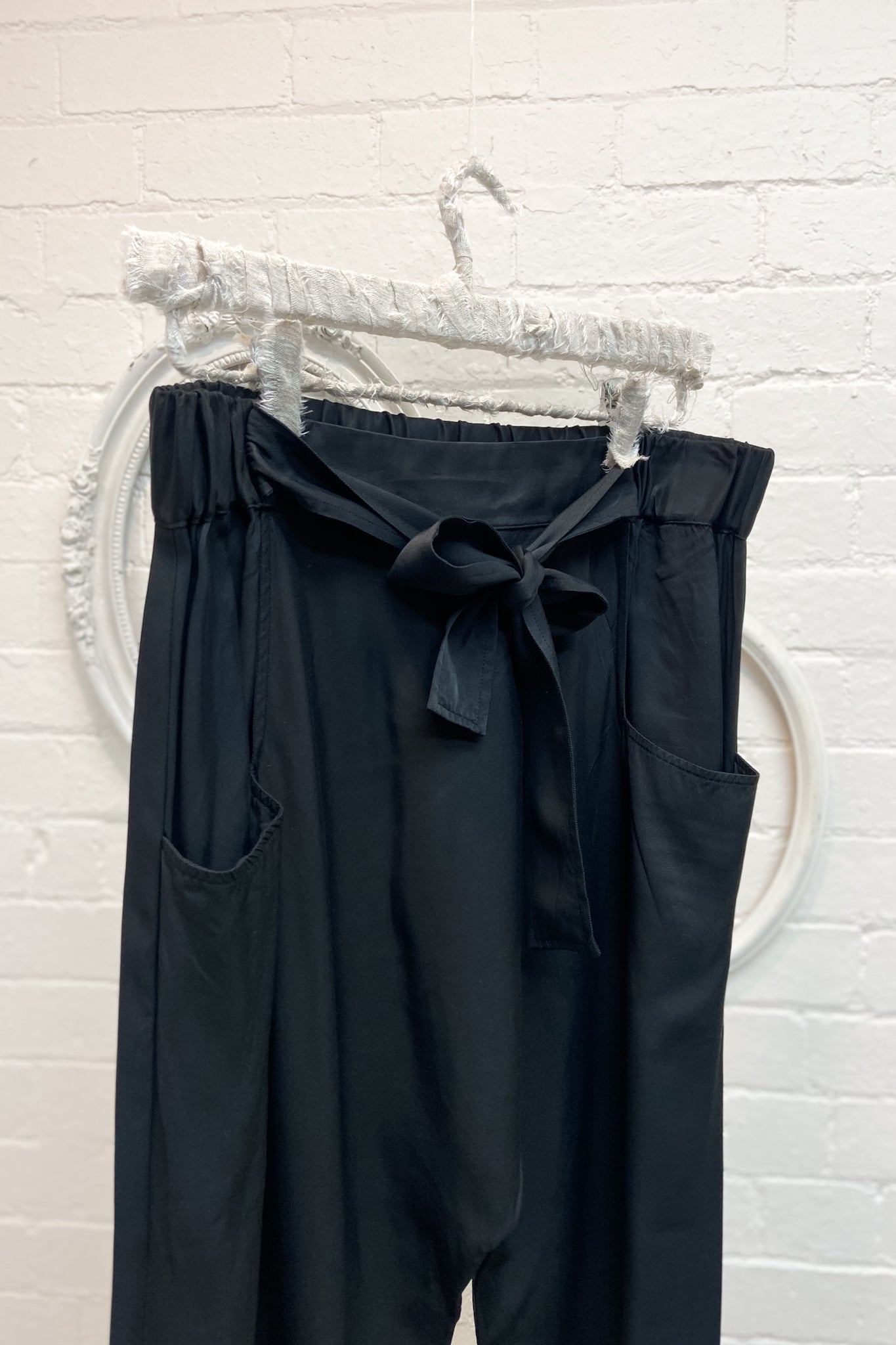 GW | Isla Pant | Caviar | M