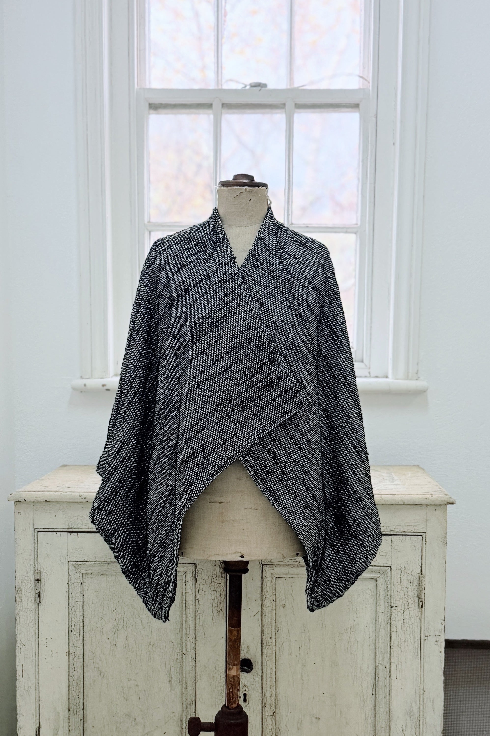 GW | Nic Cape | Mottled Black Boucle | XS/S