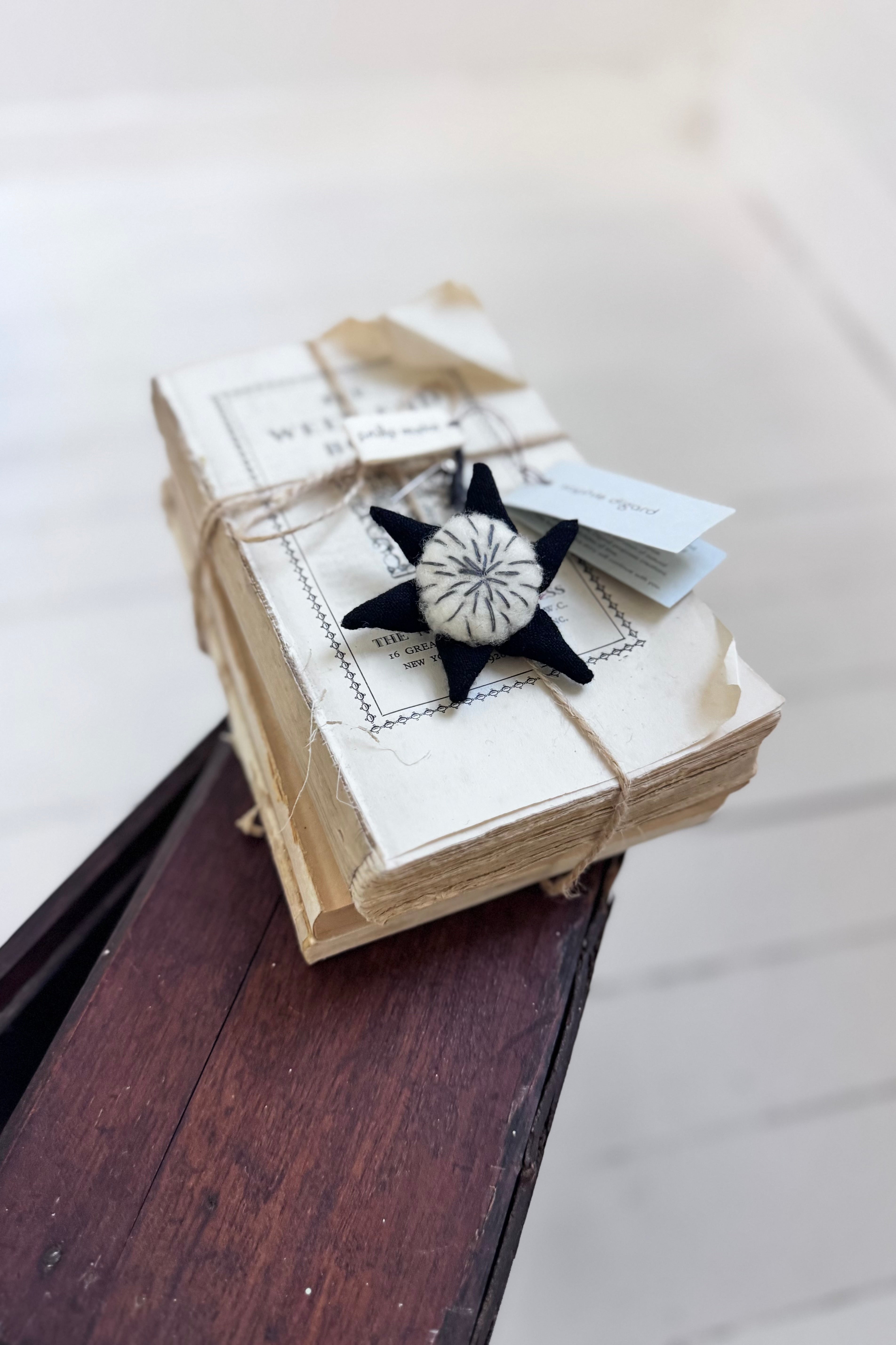 Sophie Digard | Star Flower Wool Brooch | Posie