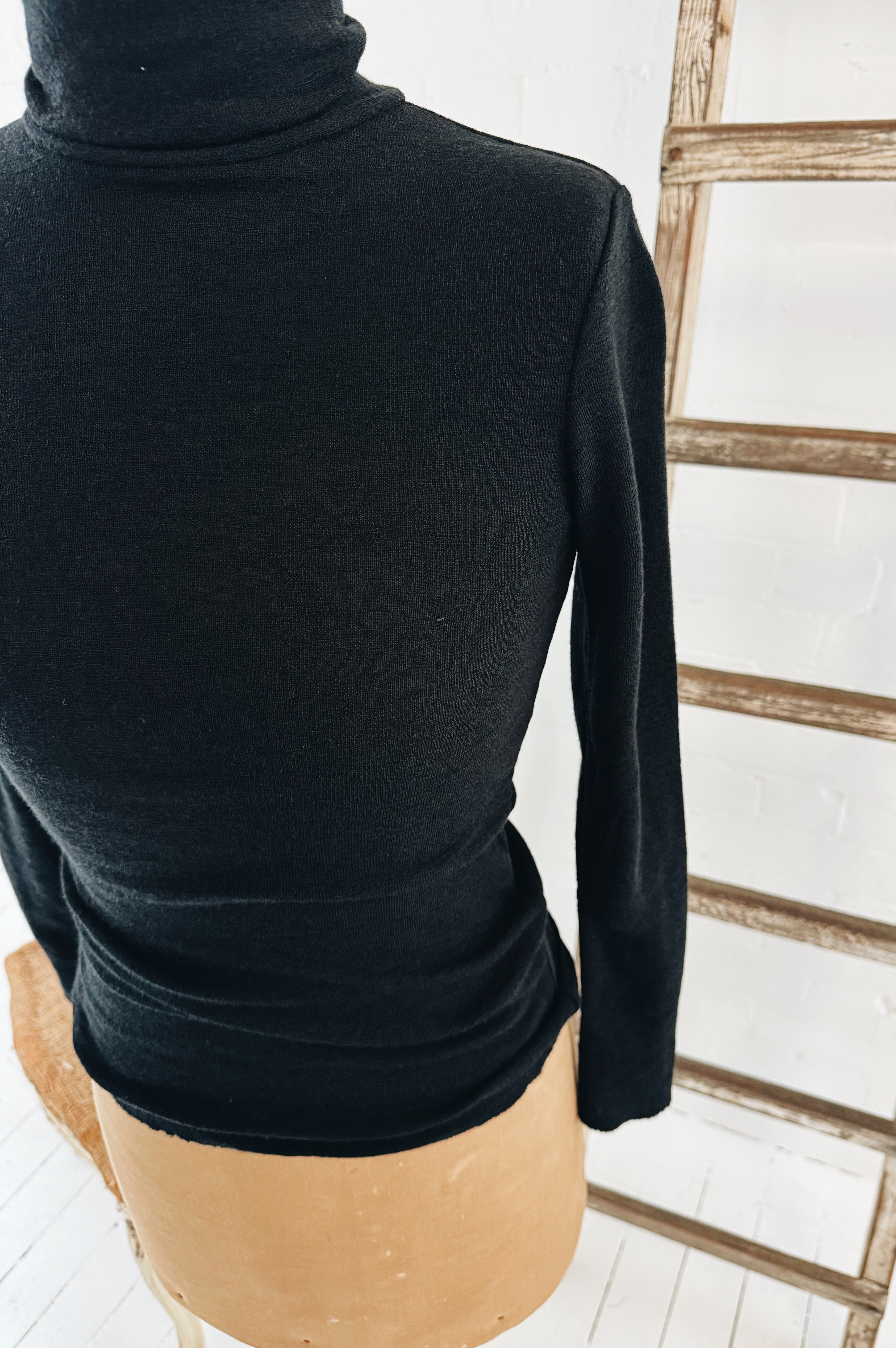 Merino Roll Neck | Black