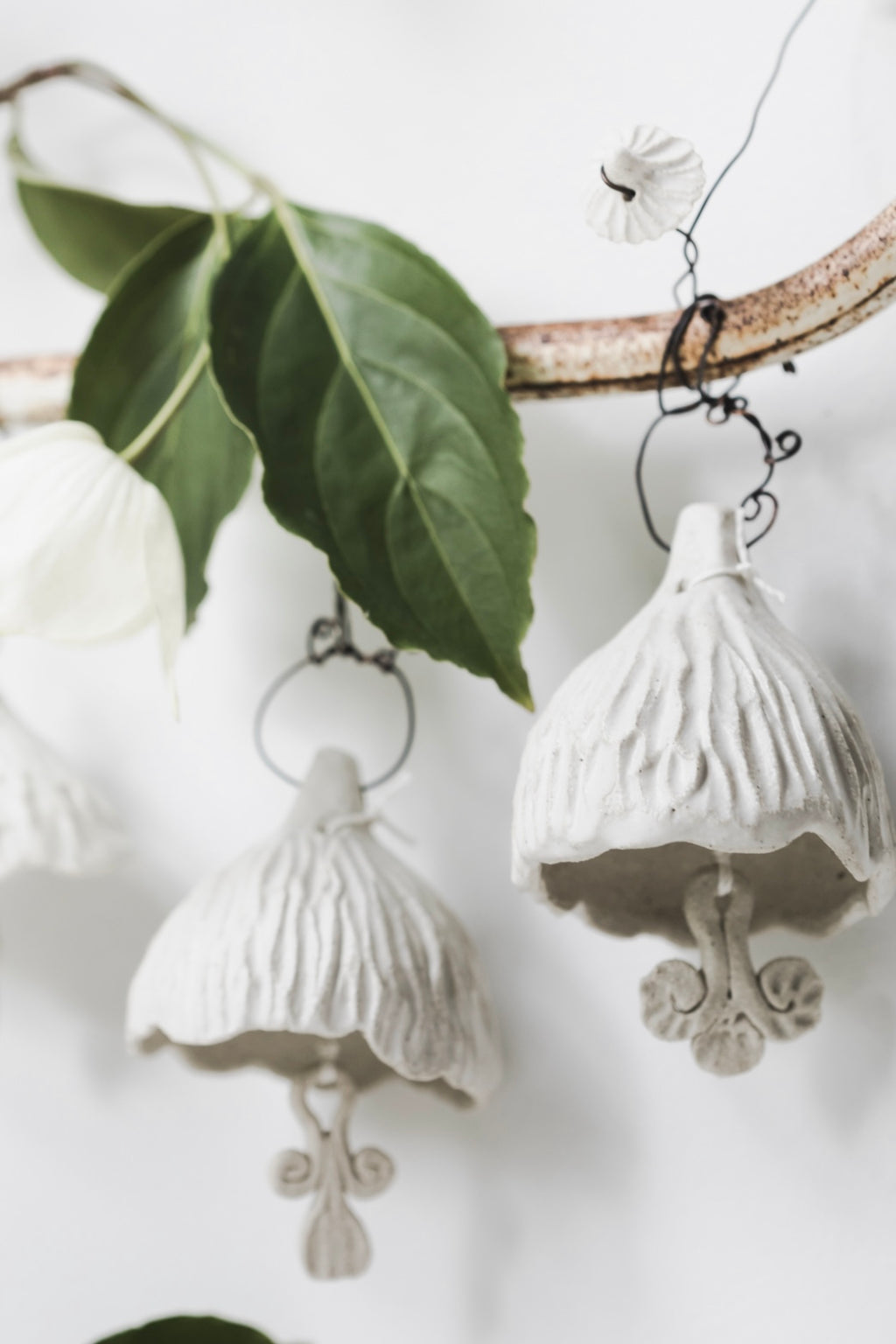 Clay Beehive | Flower Bell | Carved White