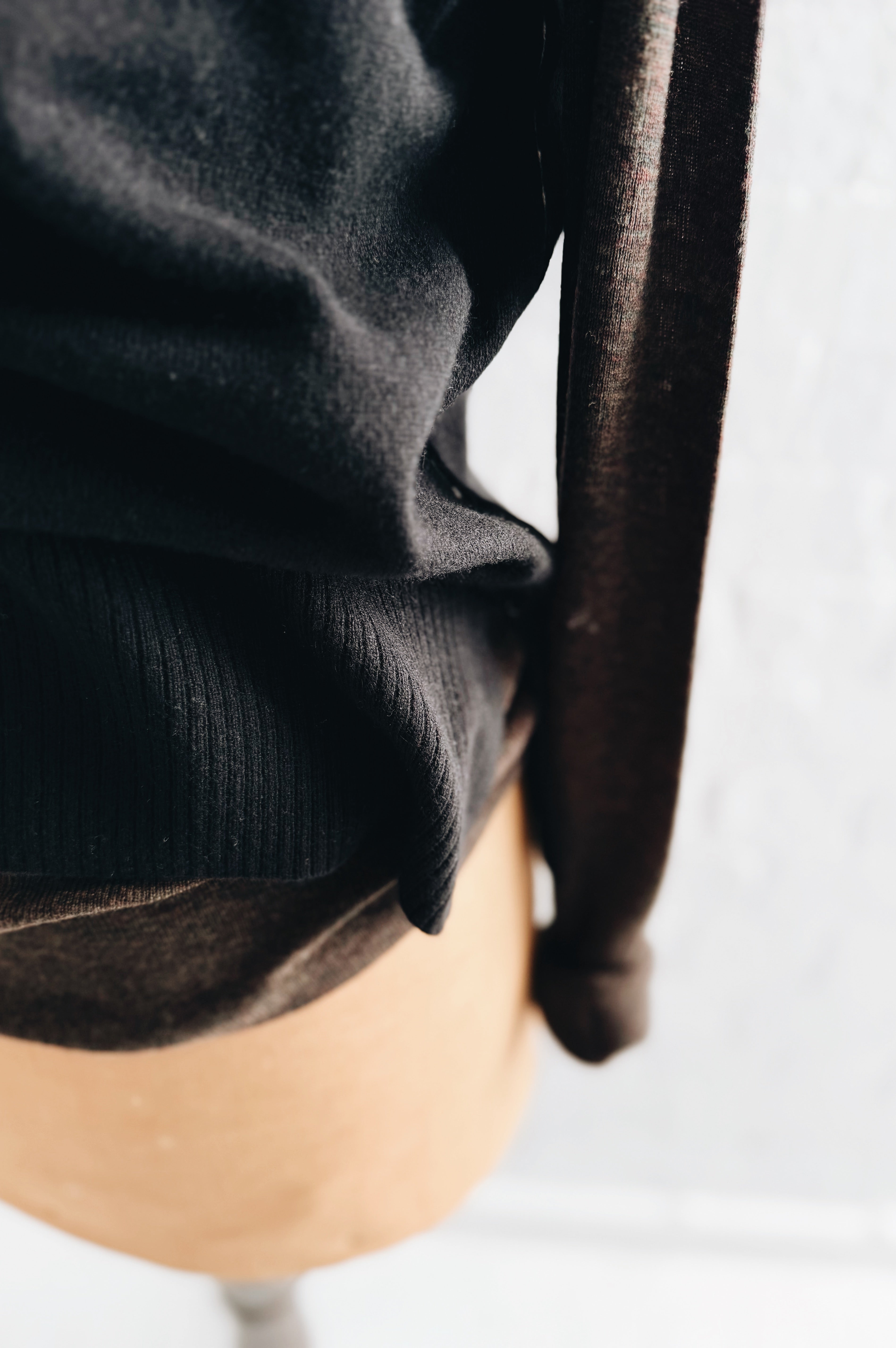 Aleger | Cashmere Long Line Tank | Black