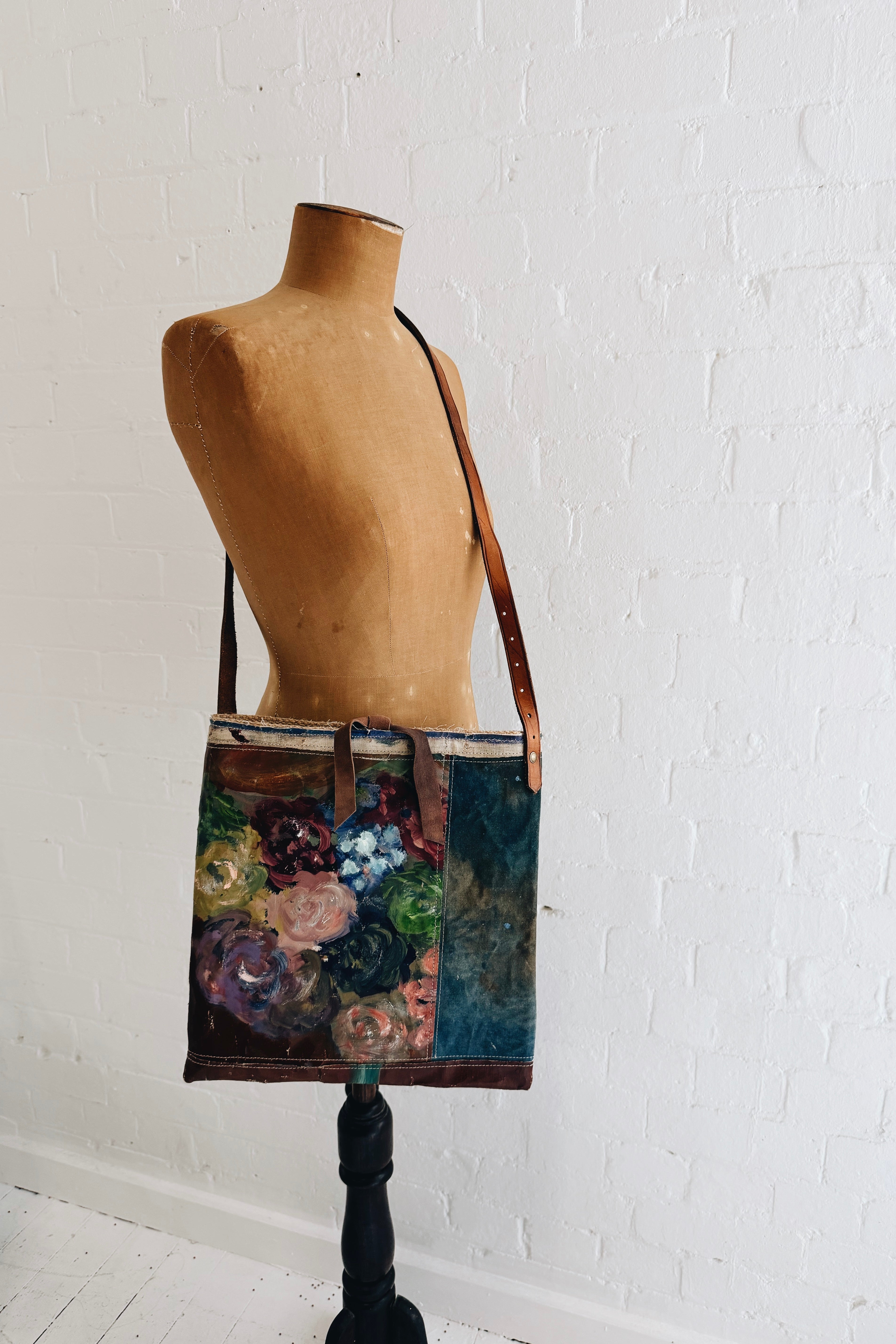 Swarm | Oil Painting Bag | Cabbage Roses