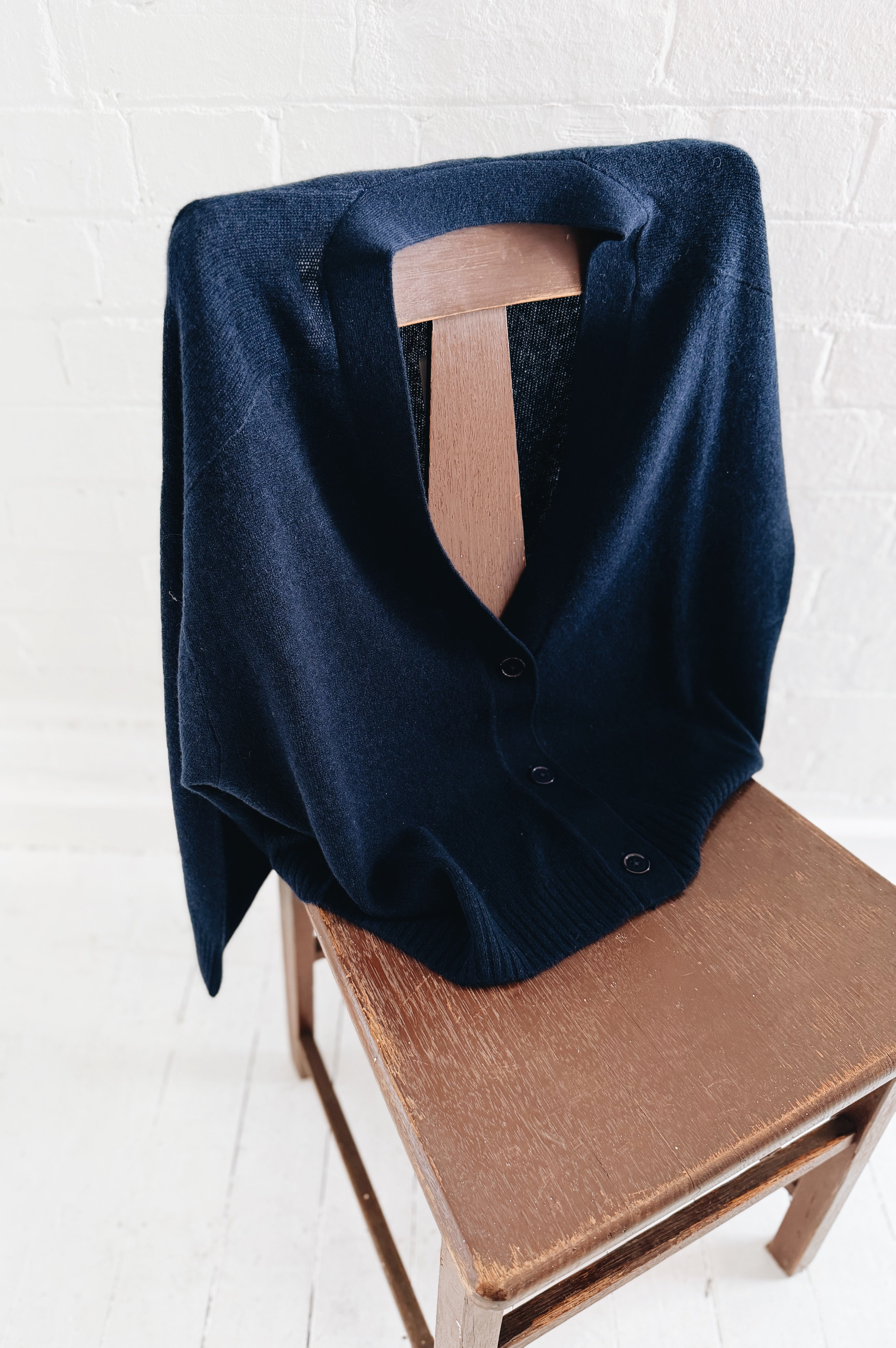 Aleger | Cashmere Featherweight Cardi | French Navy