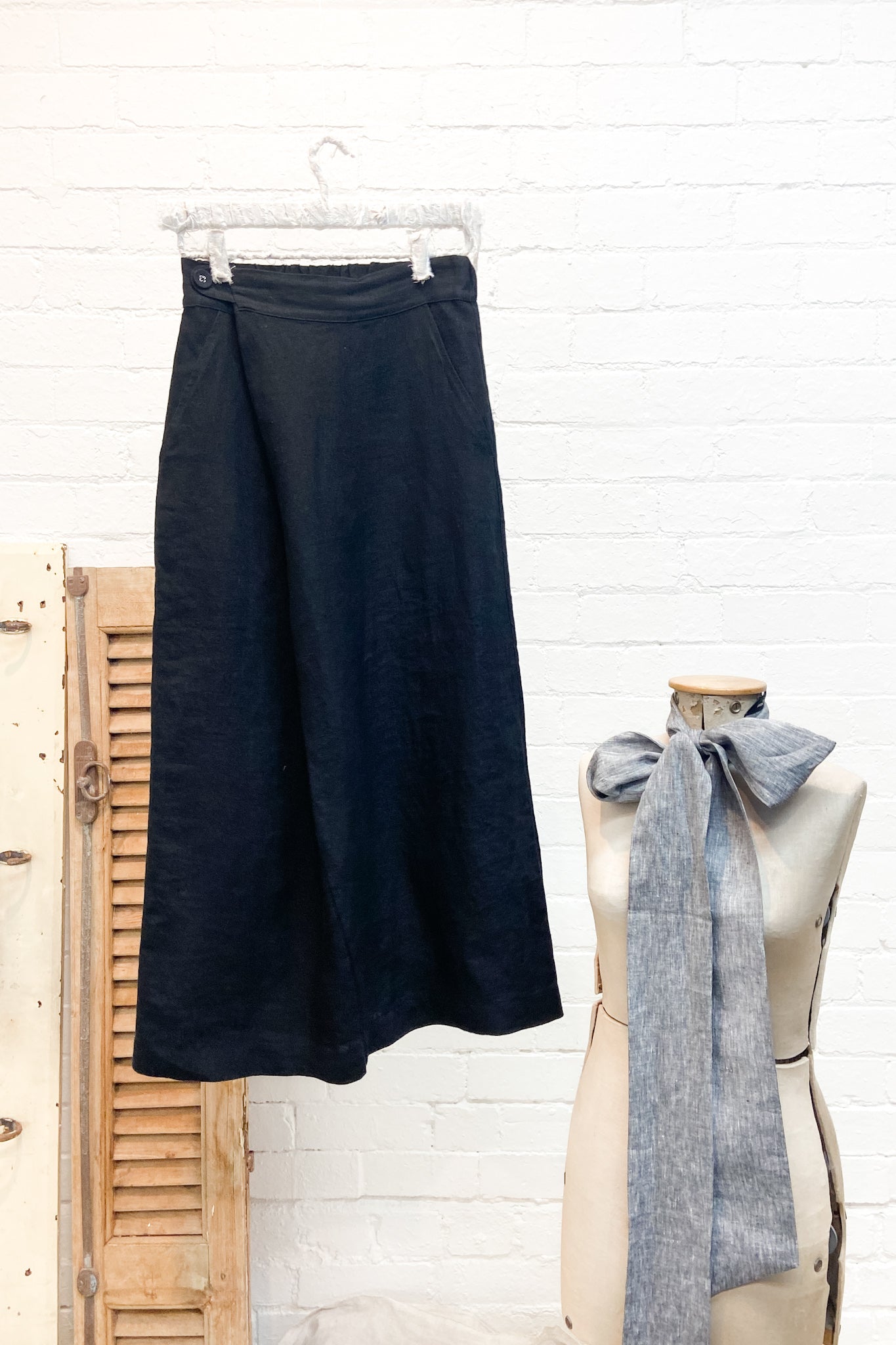 GW | Koi Skirt | Black | XS