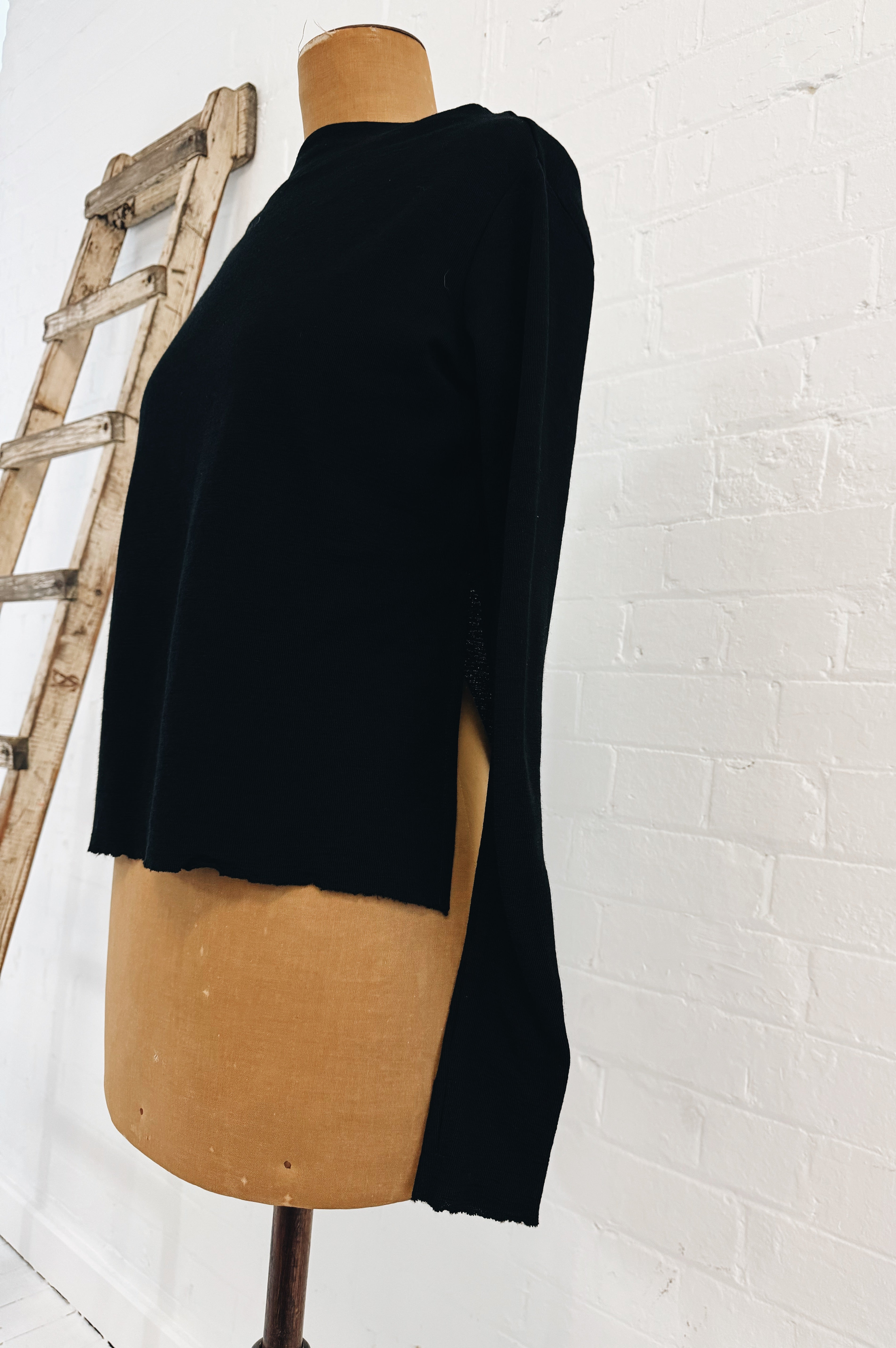 Merino With High Slits | Black
