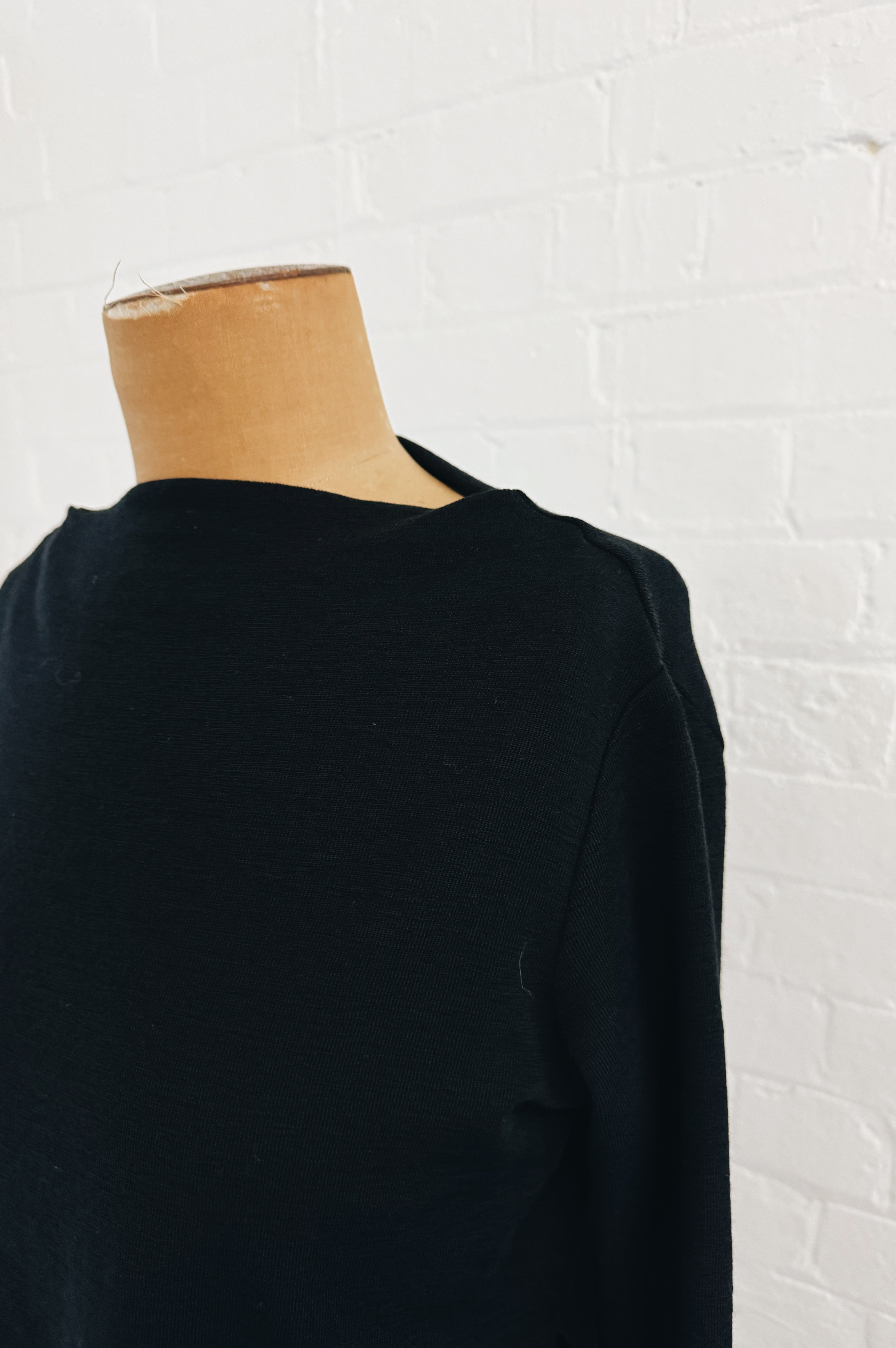 Merino With High Slits | Black