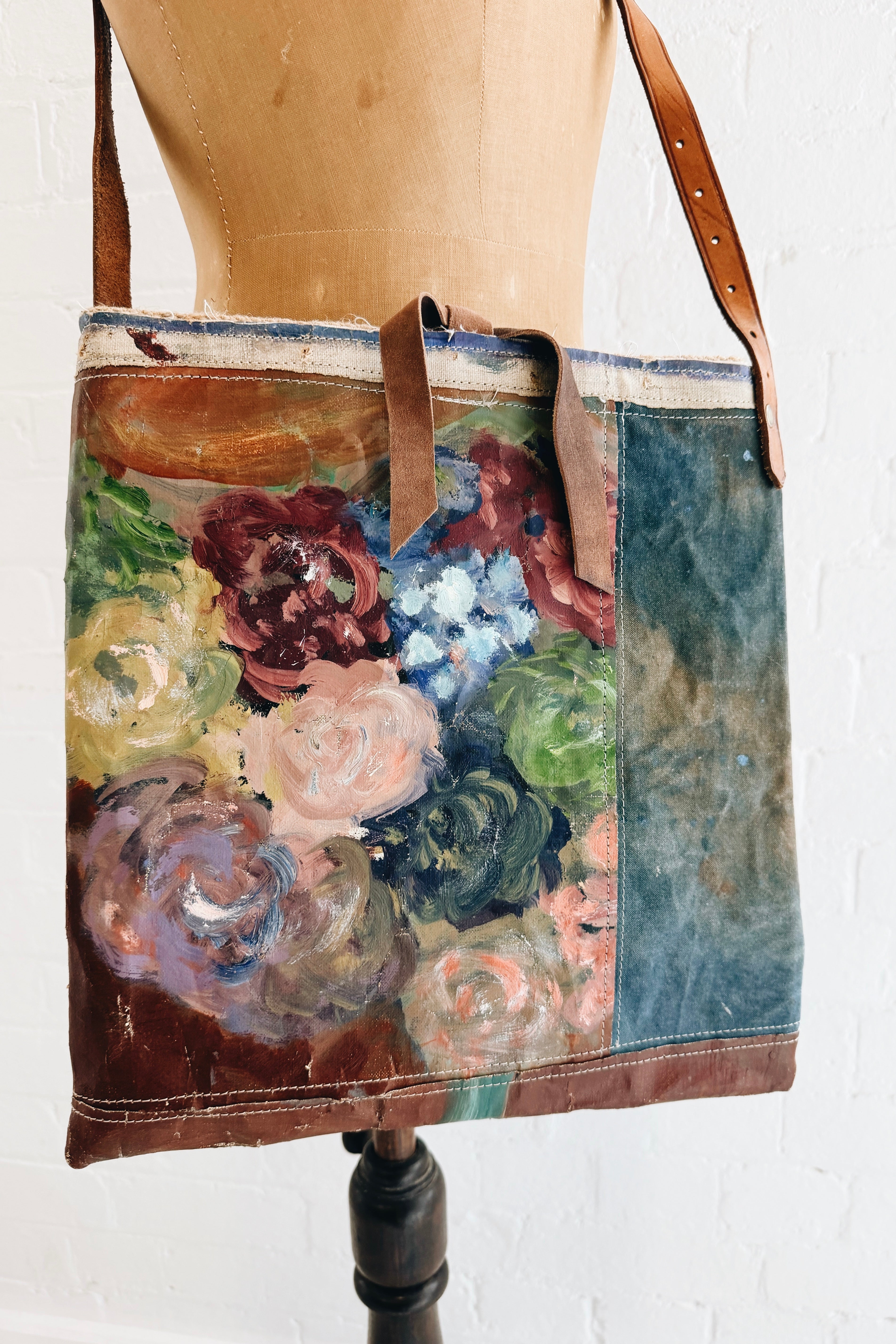 Swarm | Oil Painting Bag | Cabbage Roses