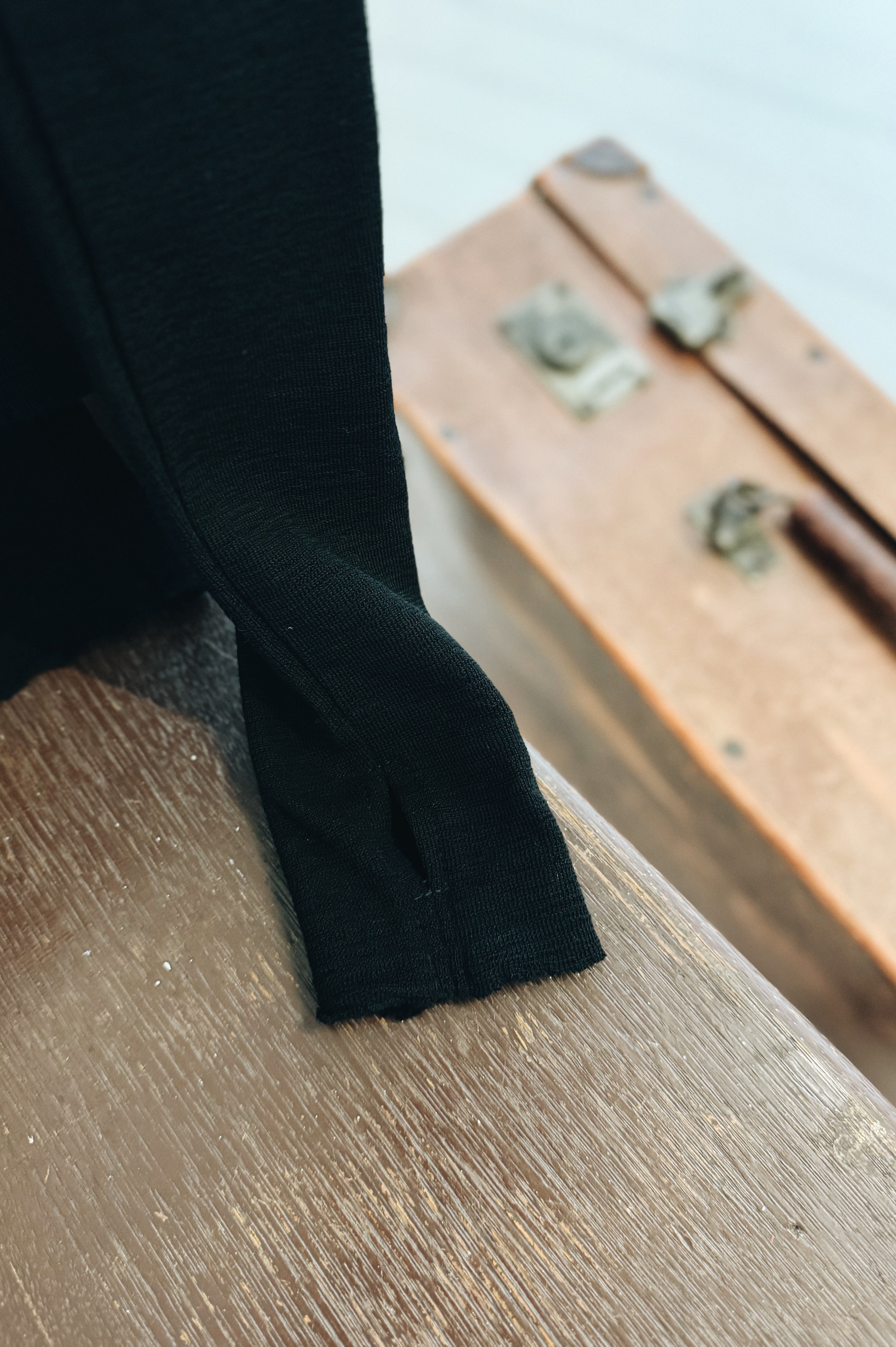 Merino With High Slits | Black