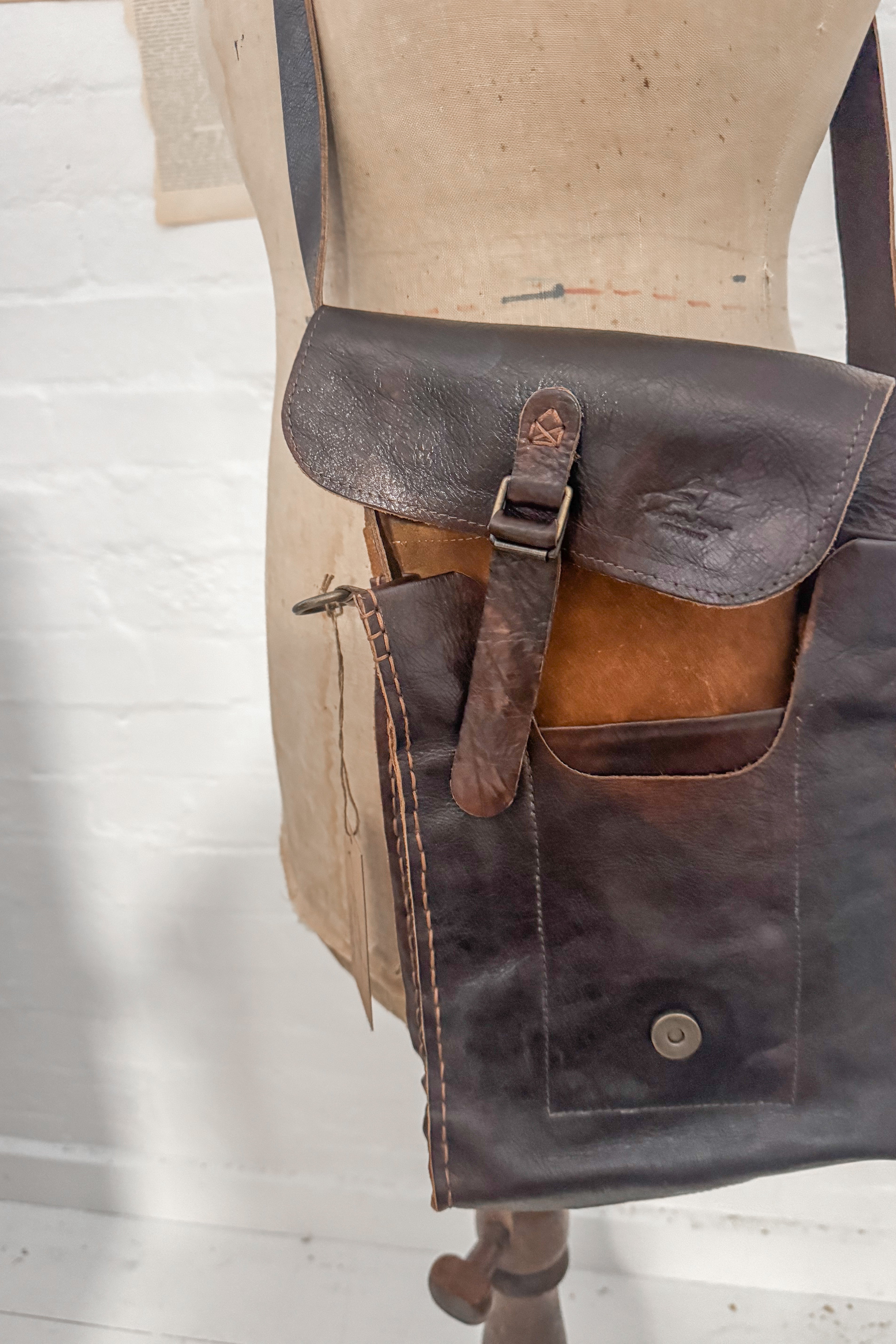 Ink Olives | Vespino Bag | Chocolate