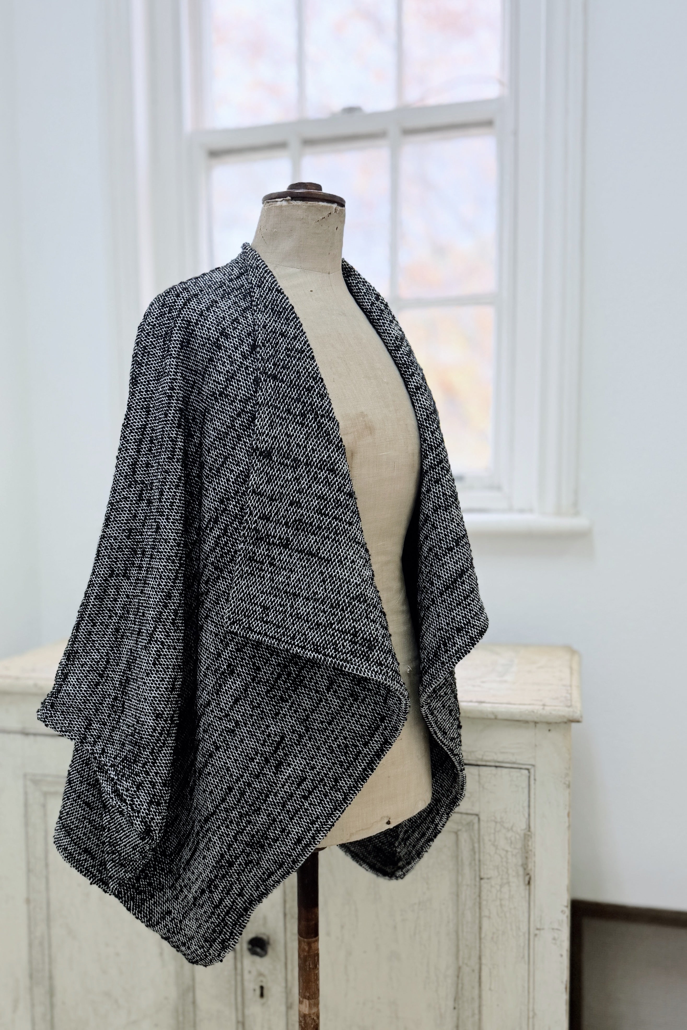 GW | Nic Cape | Mottled Black Boucle | XS/S