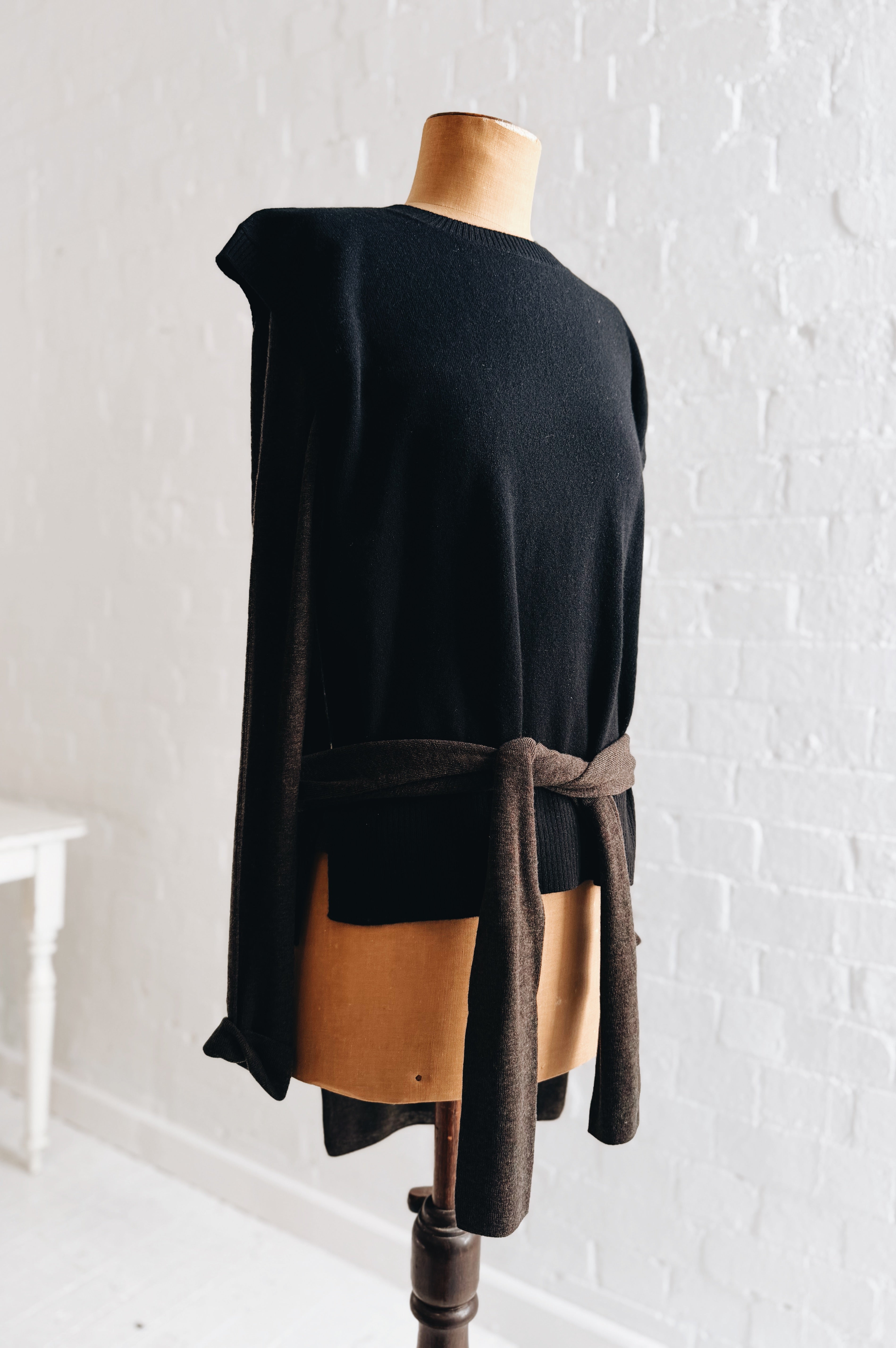 Aleger | Cashmere Long Line Tank | Black