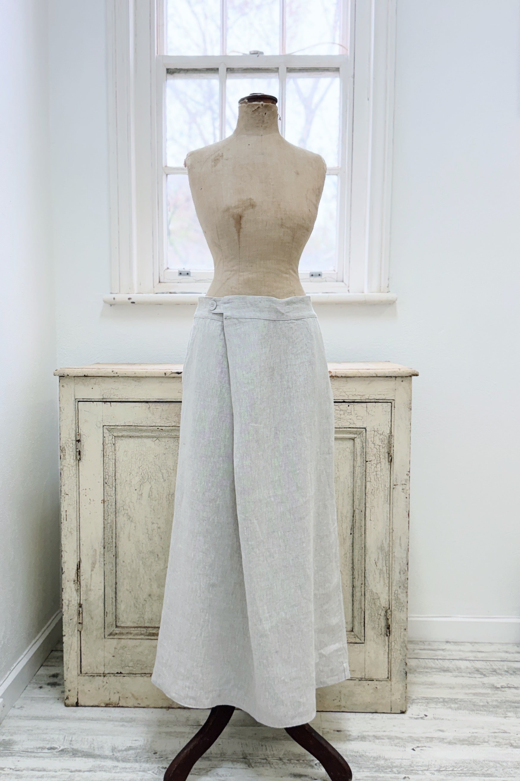 GW | Koi Skirt | Neutral | L