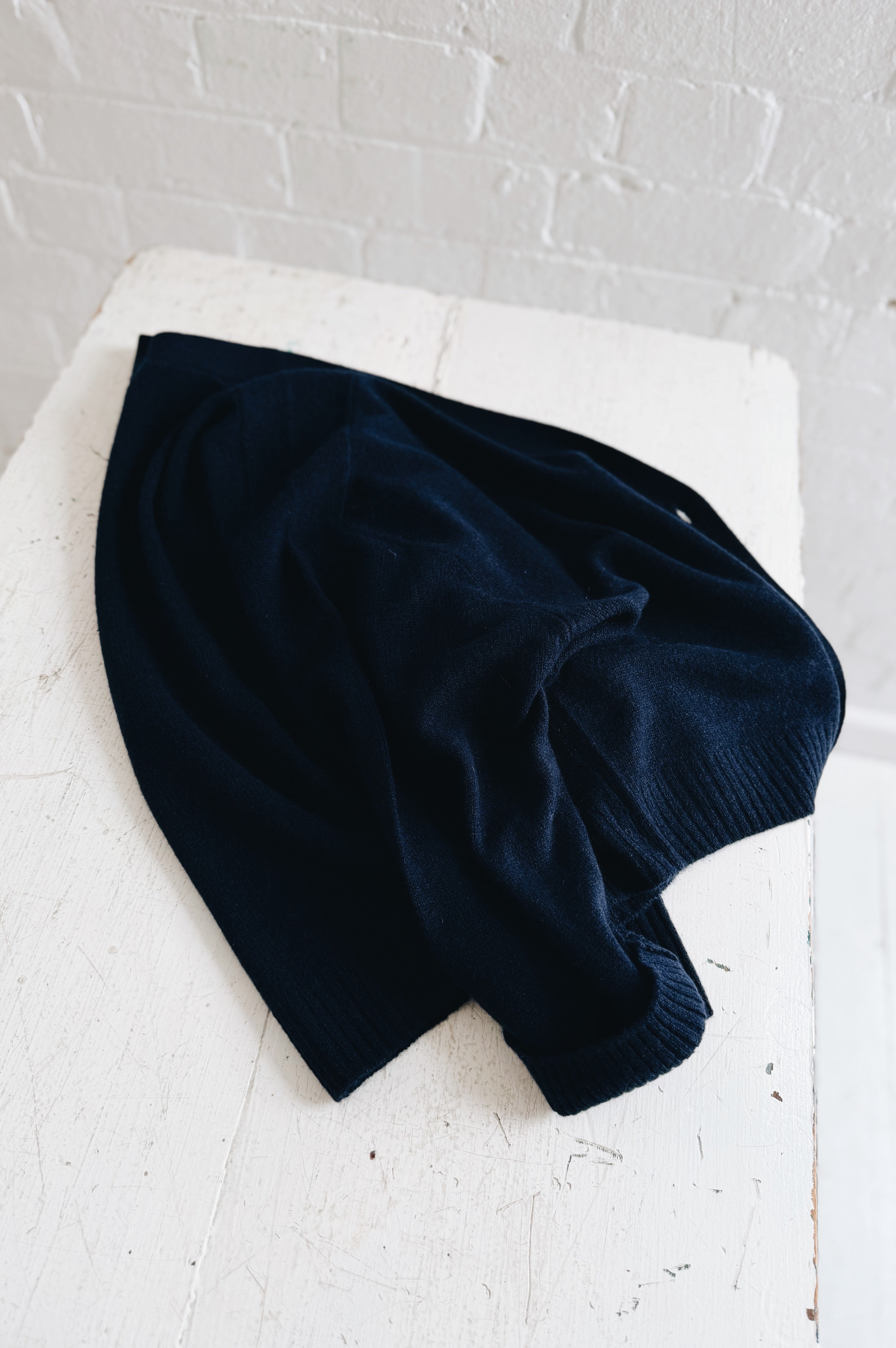 Aleger | Cashmere Featherweight Cardi | French Navy