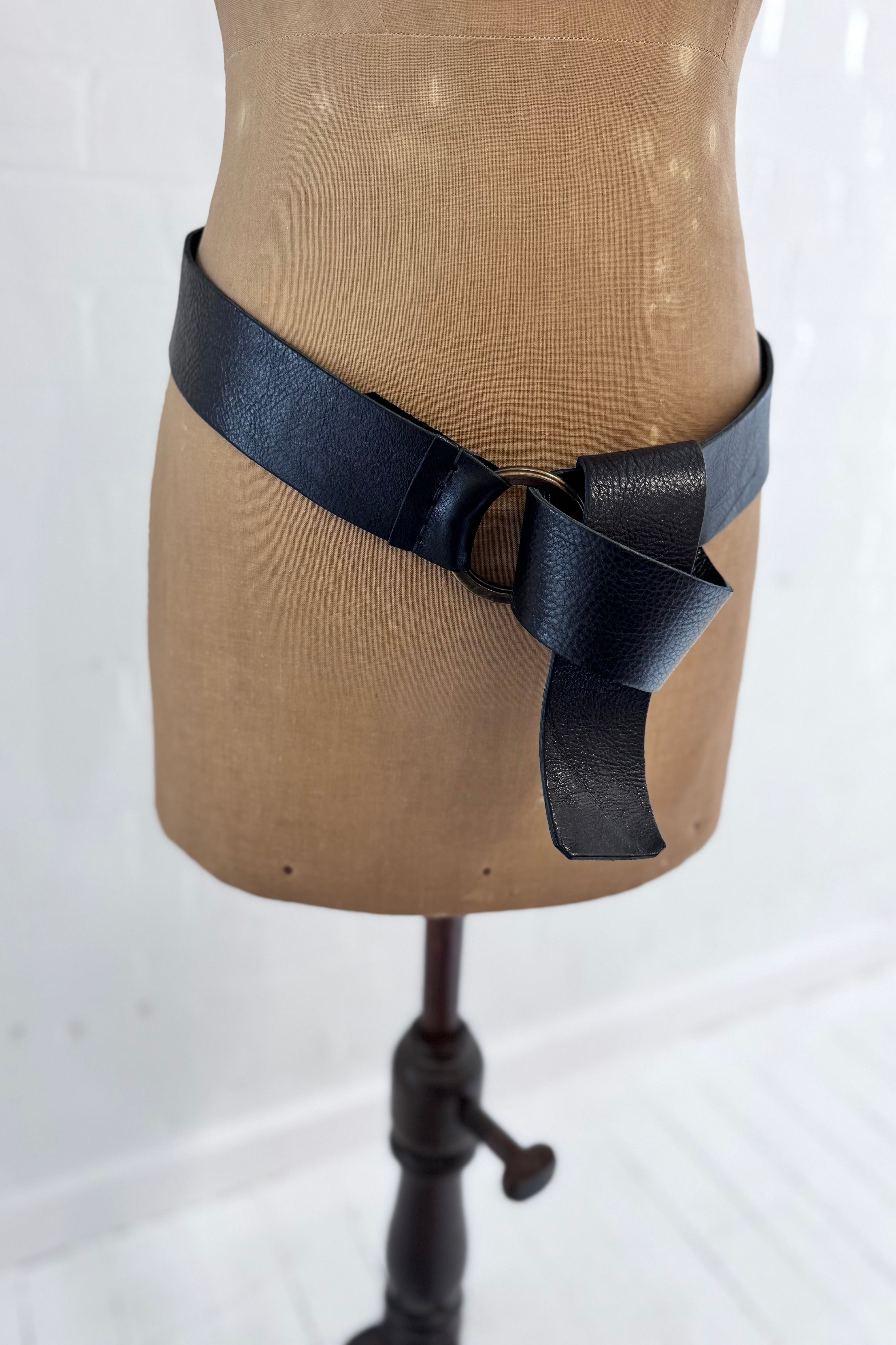 Ink Olives | Leccio Belt | Black