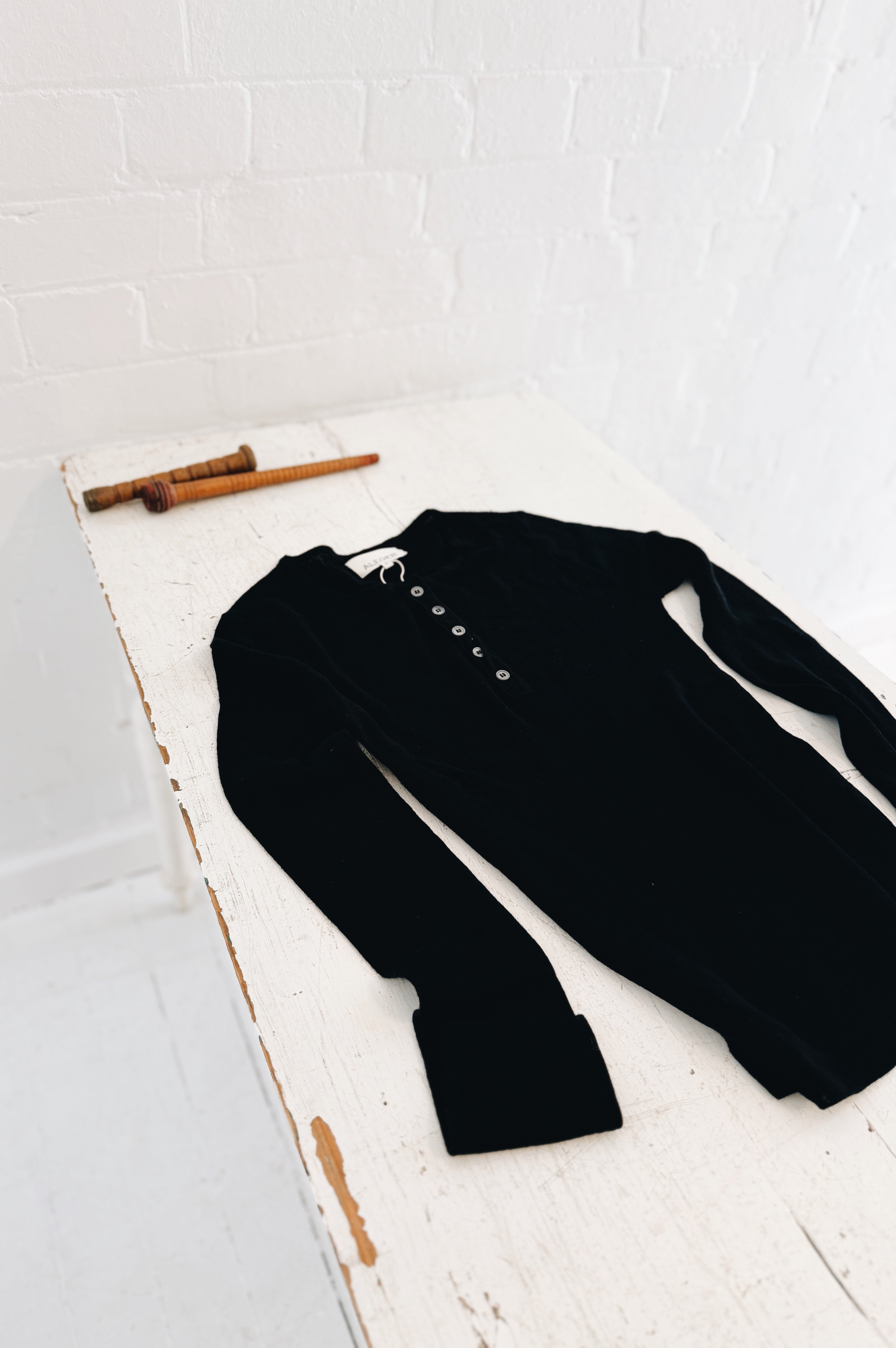Aleger | Sheerness Placket Top | Black