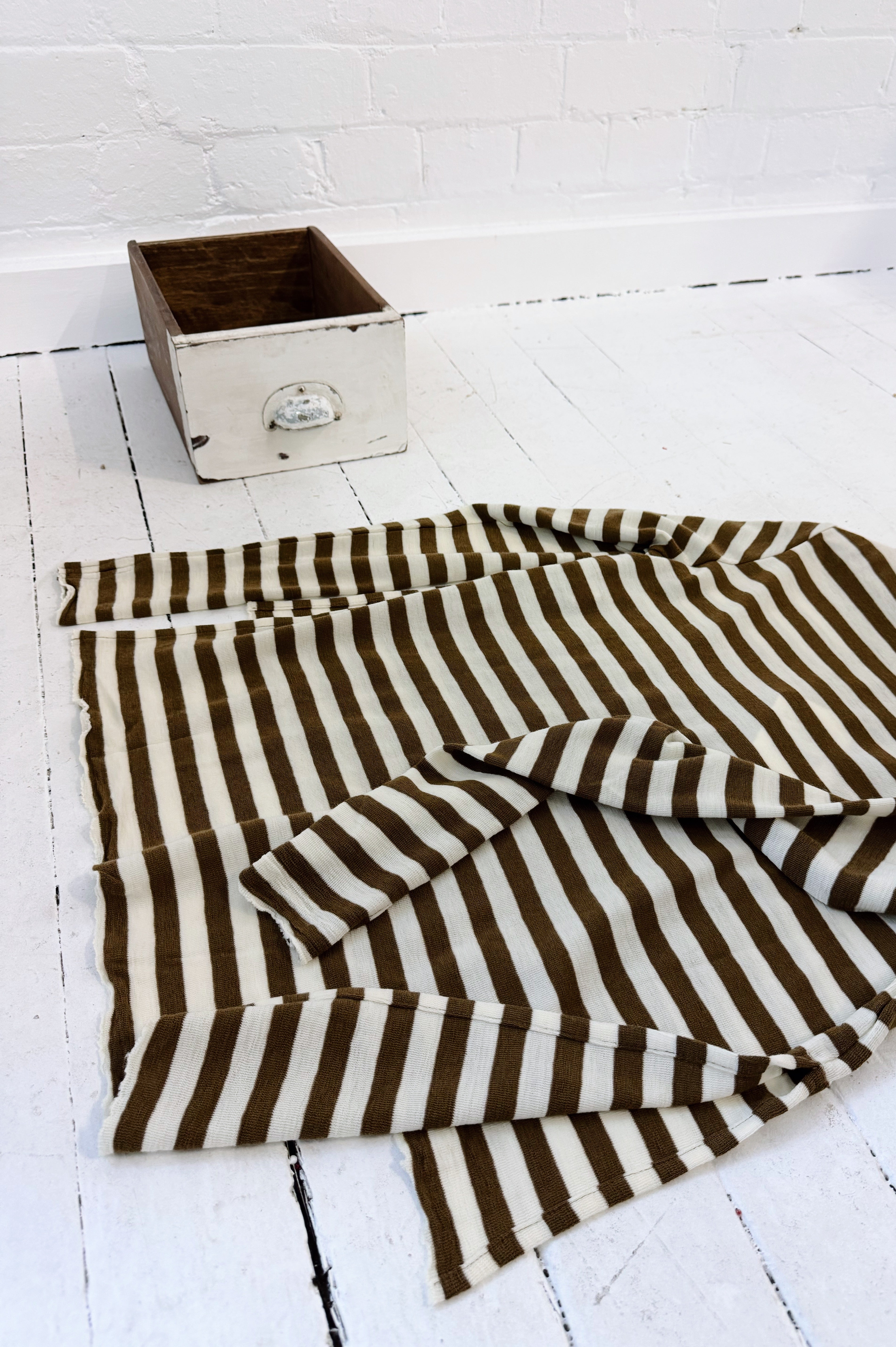 Merino With High Slits | Raw White + Bronze Stripe