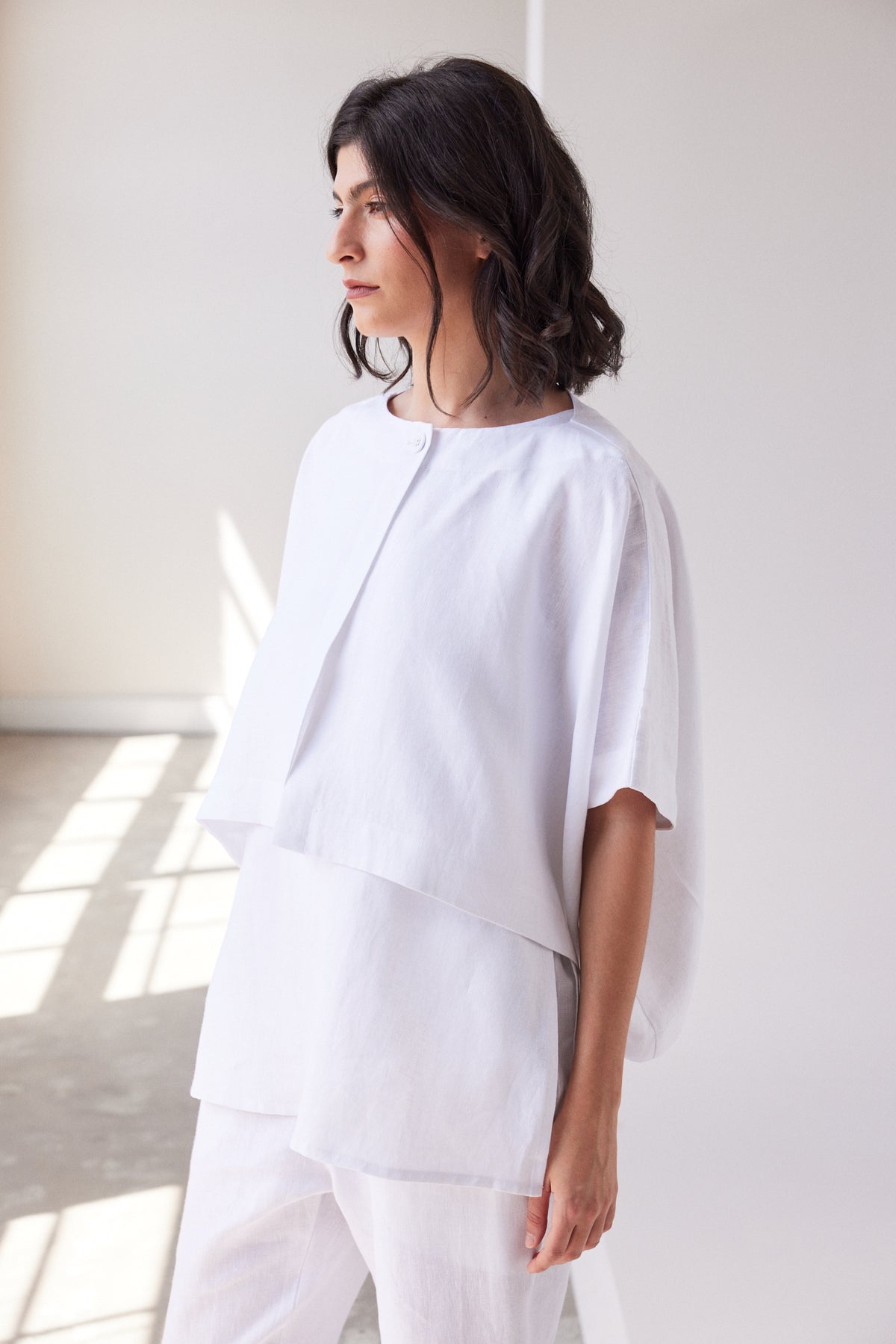 Tussie Capelet | White