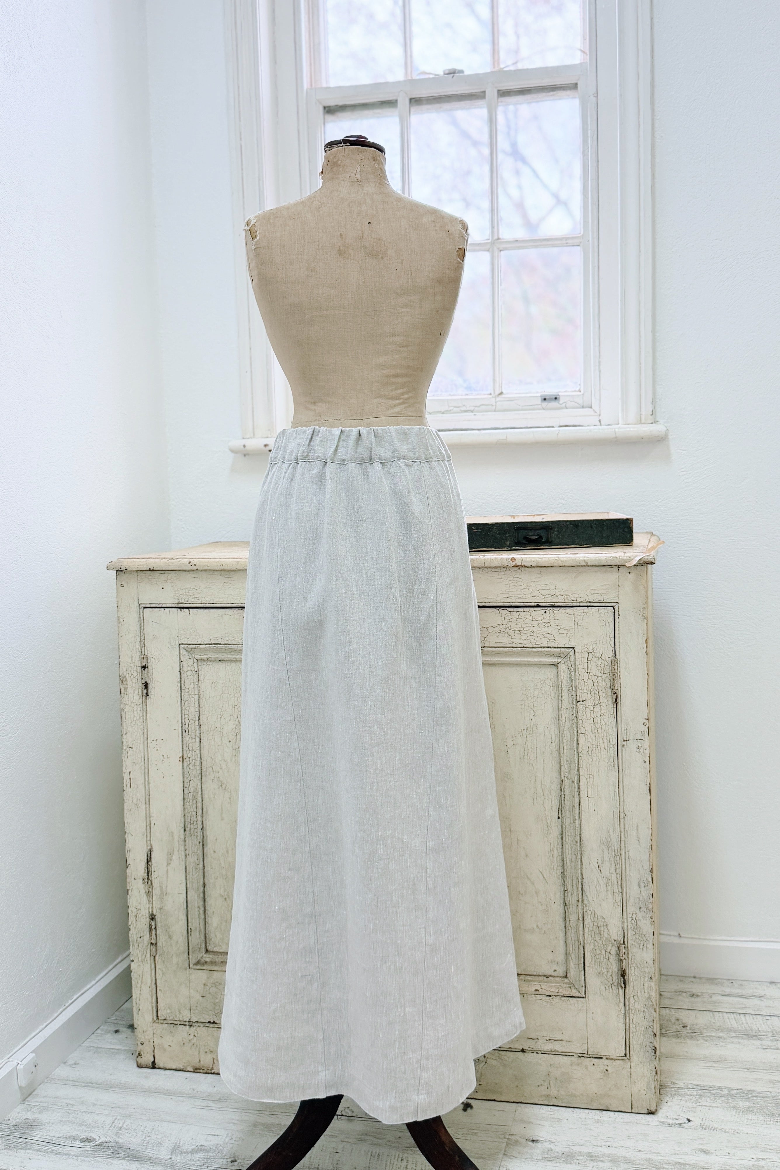 GW | Koi Skirt | Neutral | L