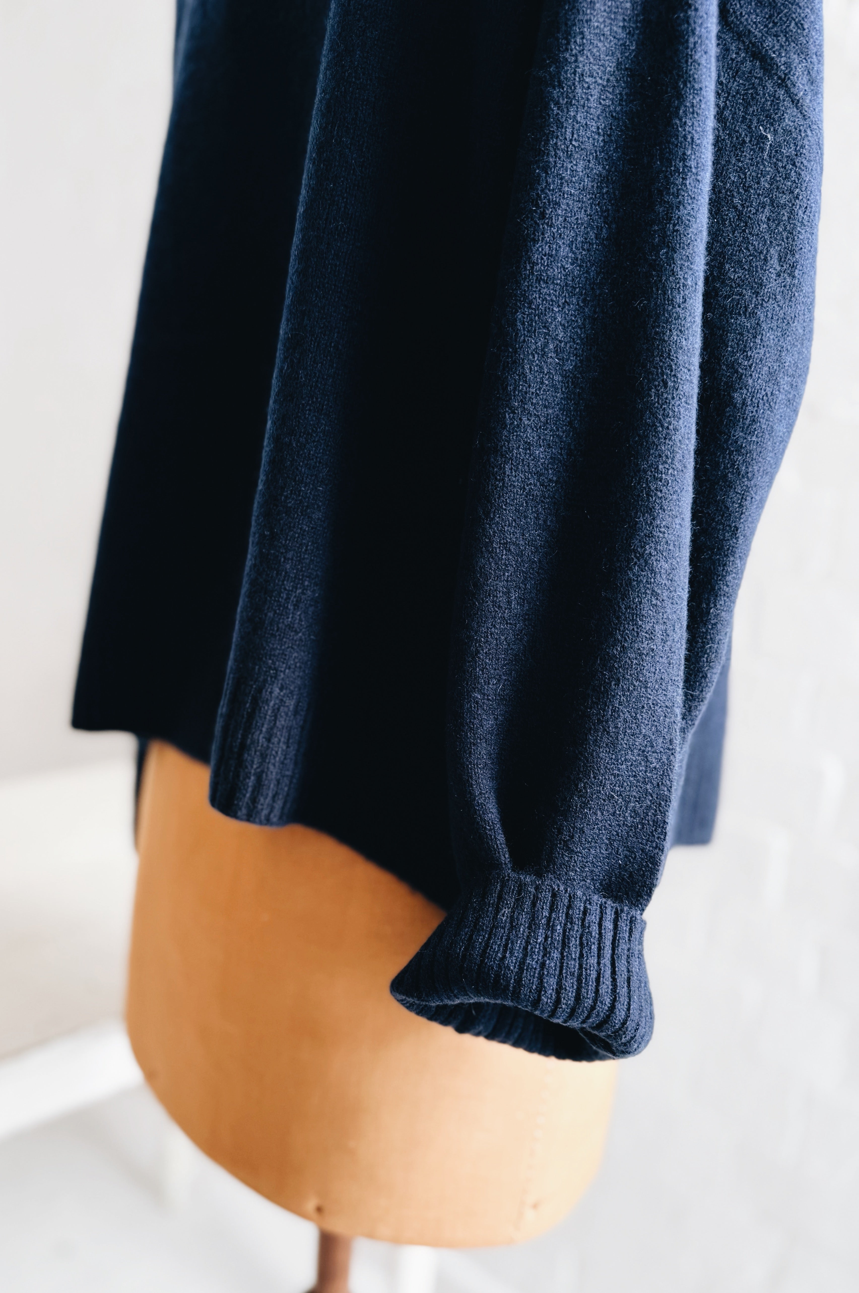 Aleger | Cashmere Featherweight Cardi | French Navy