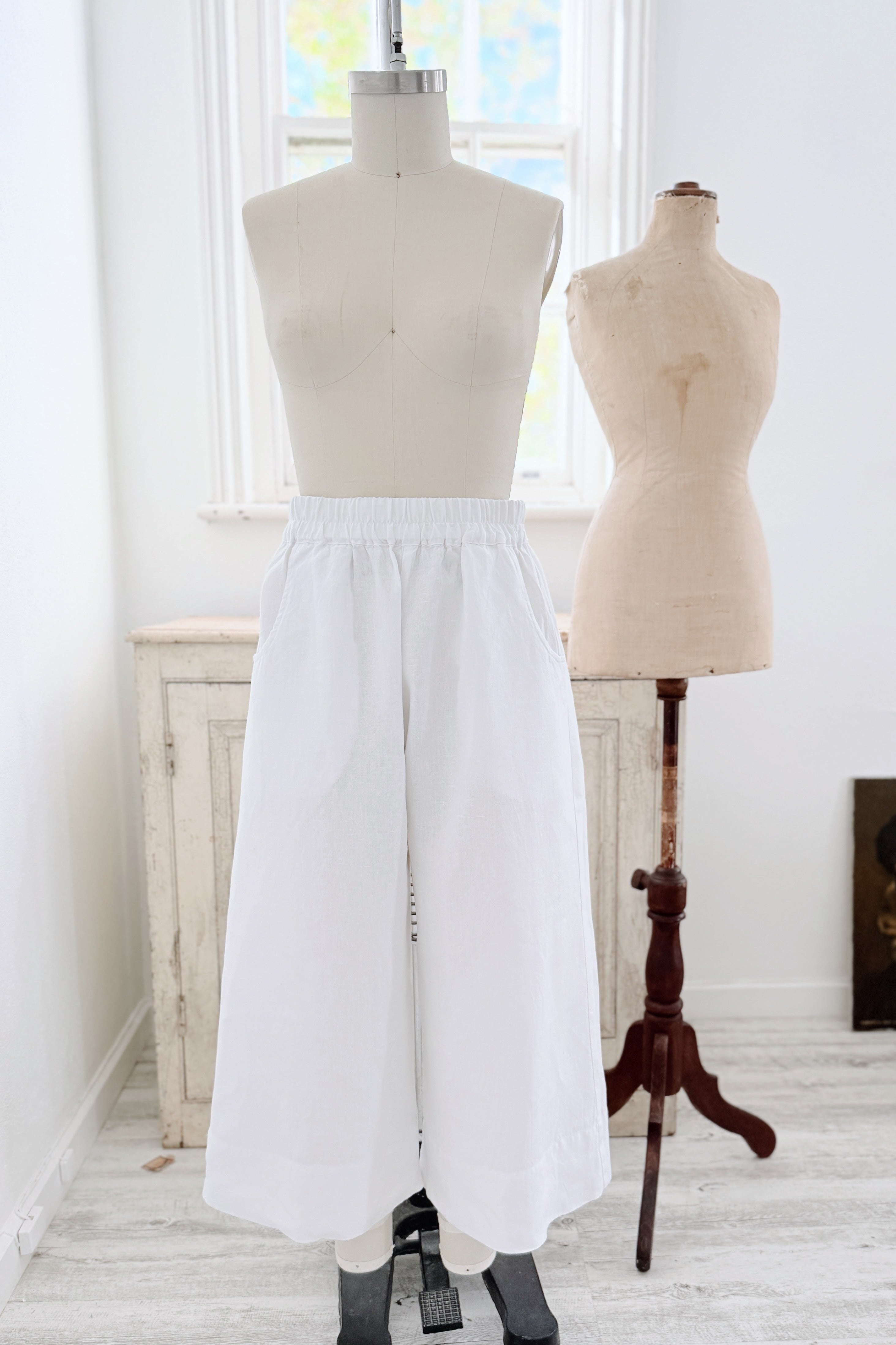 GW | Oliver Pant | White | M