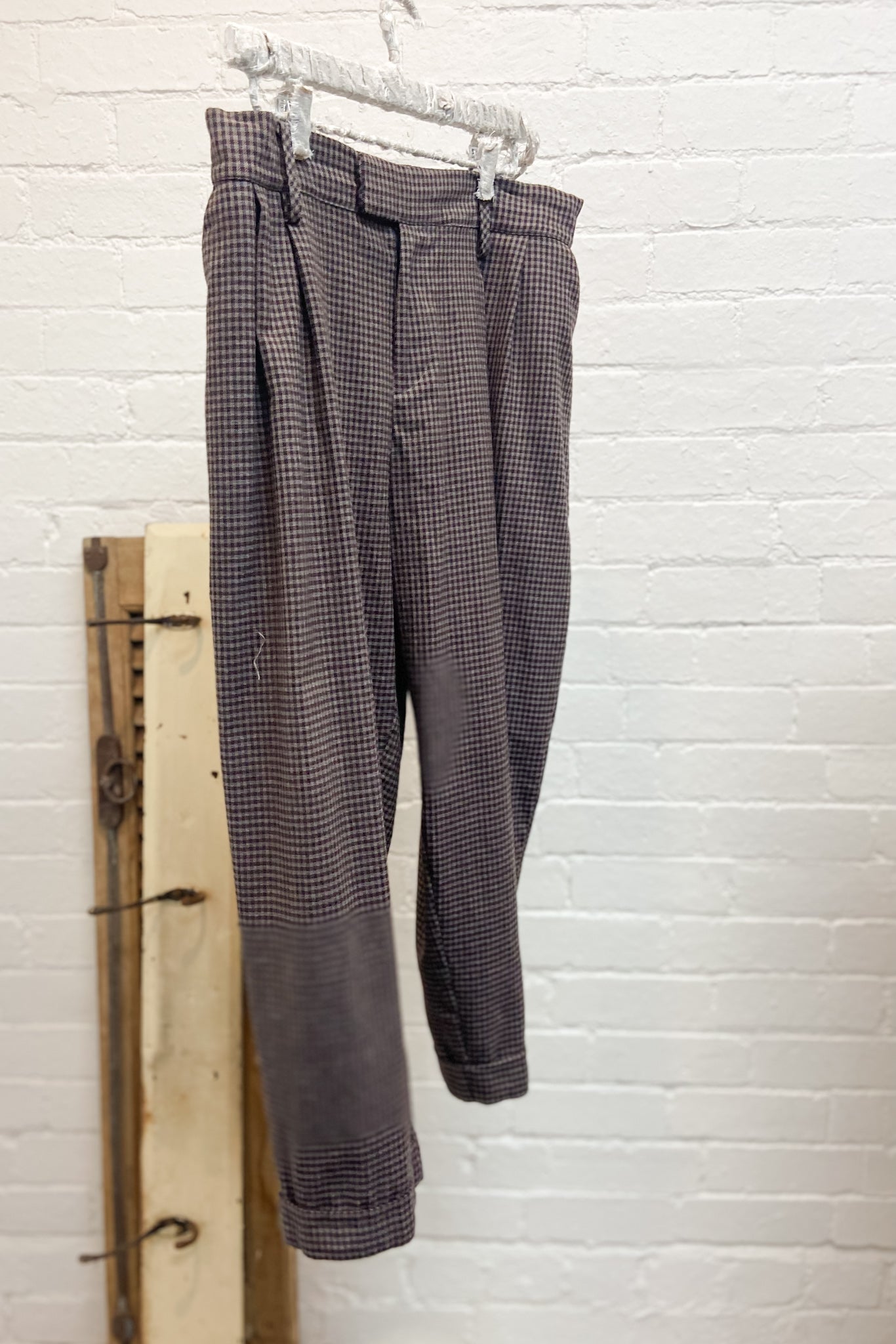 GW | Charlie Pant | Merlot Check | L