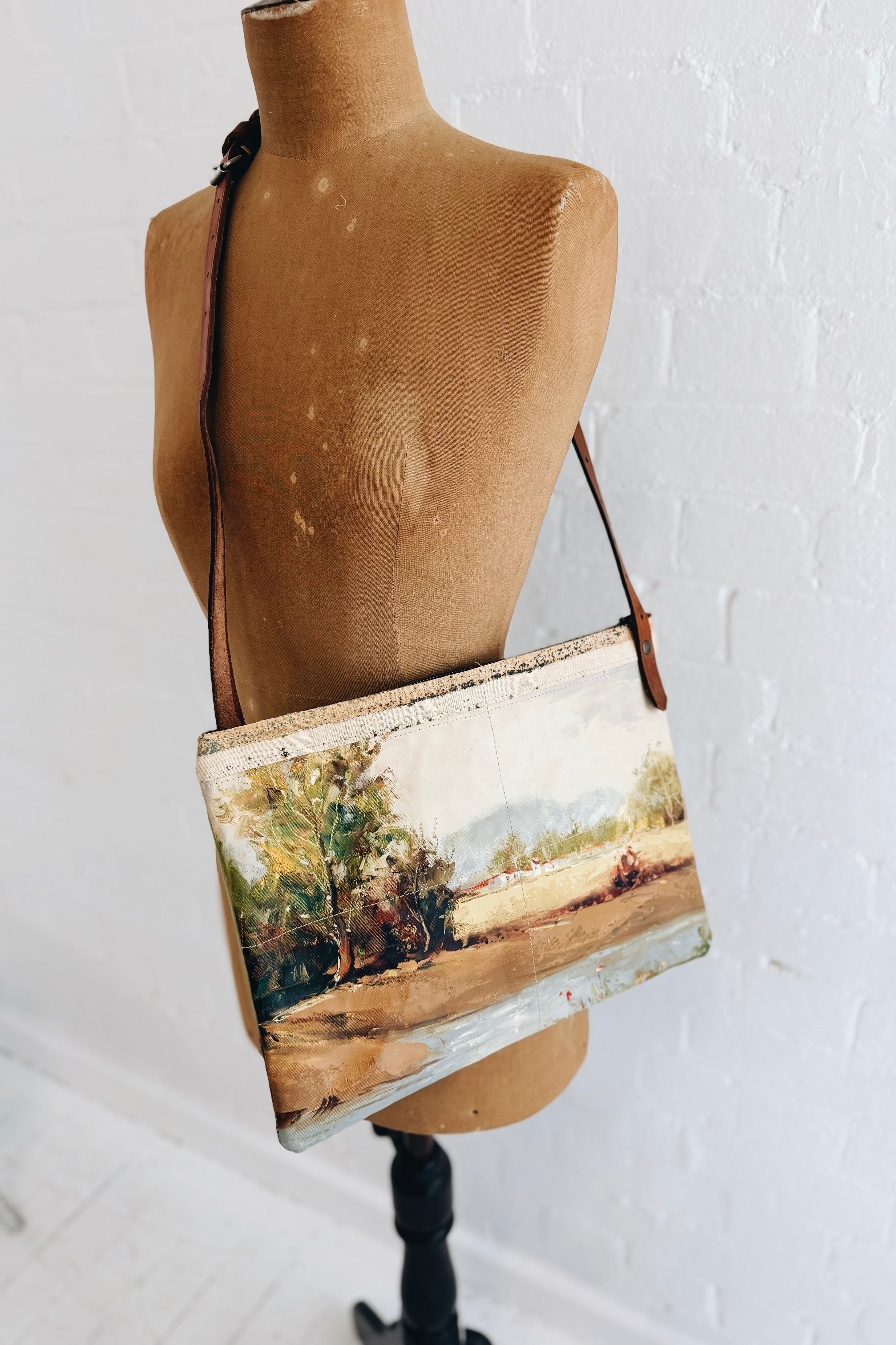 Swarm | Oil Painting Bag | Landscape