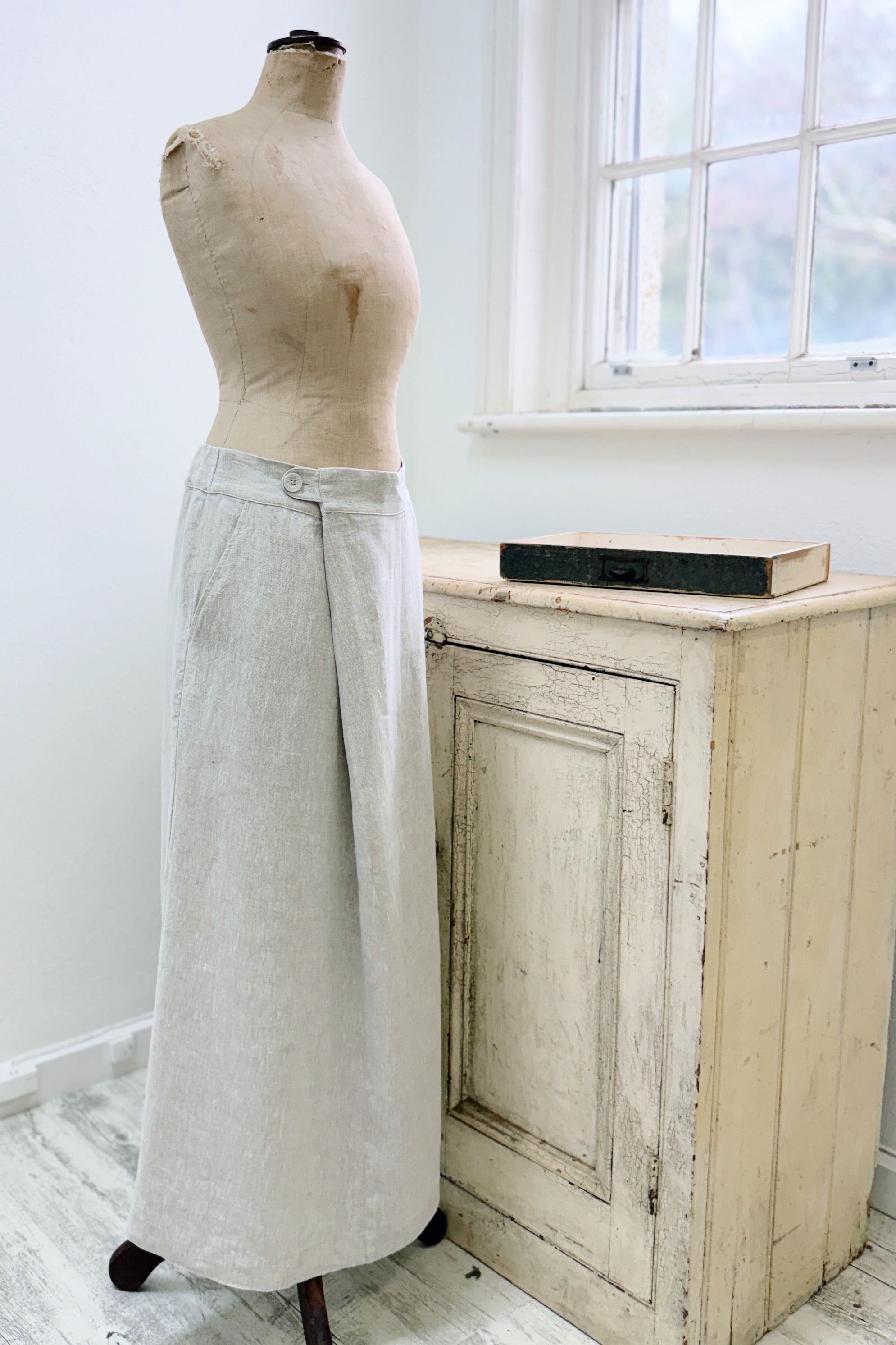 GW | Koi Skirt | Neutral | L