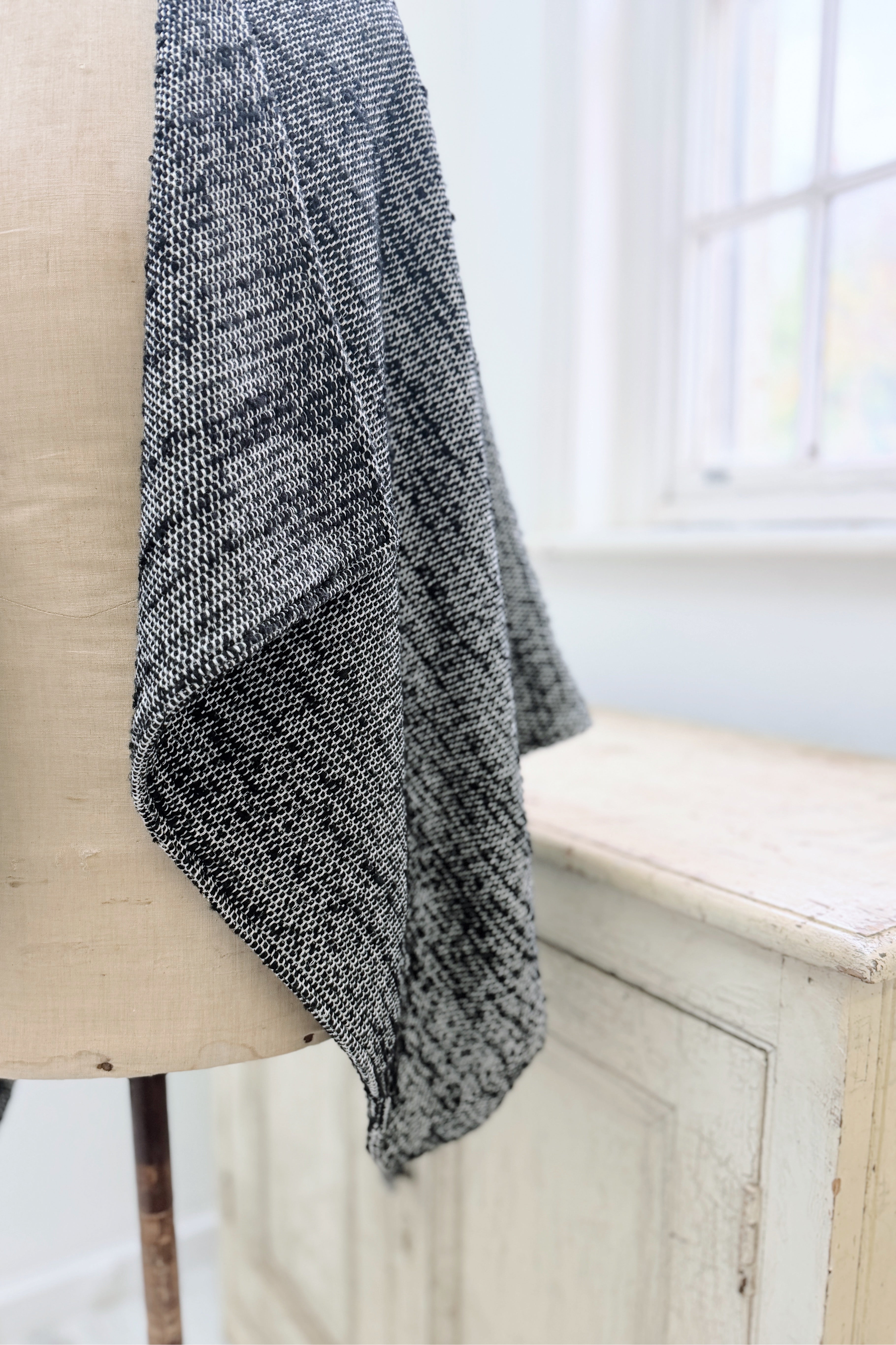 GW | Nic Cape | Mottled Black Boucle | XS/S