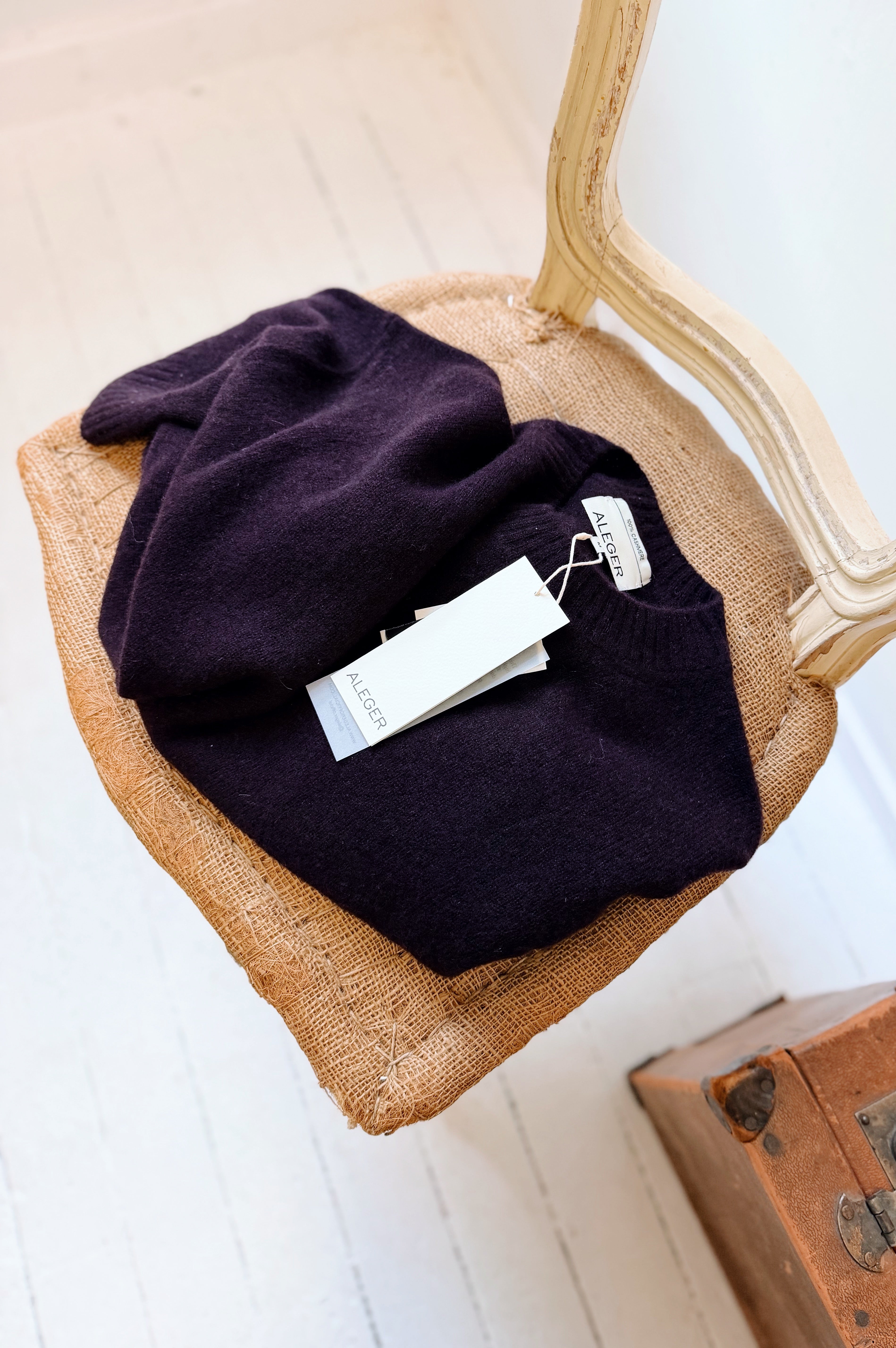 Aleger | Cashmere Featherweight Top | Merlot