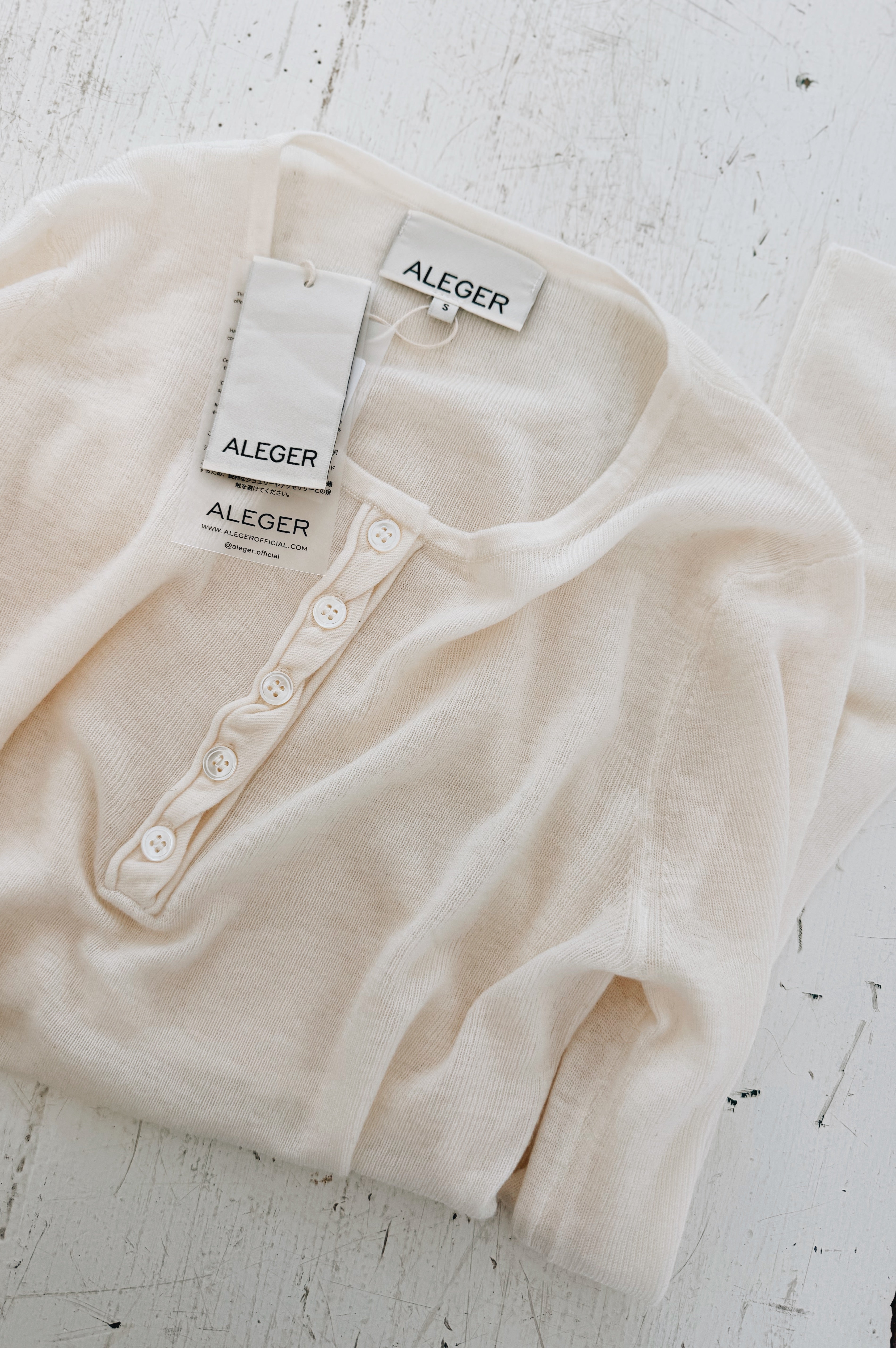 Aleger | Sheerness Placket Top | Ivory