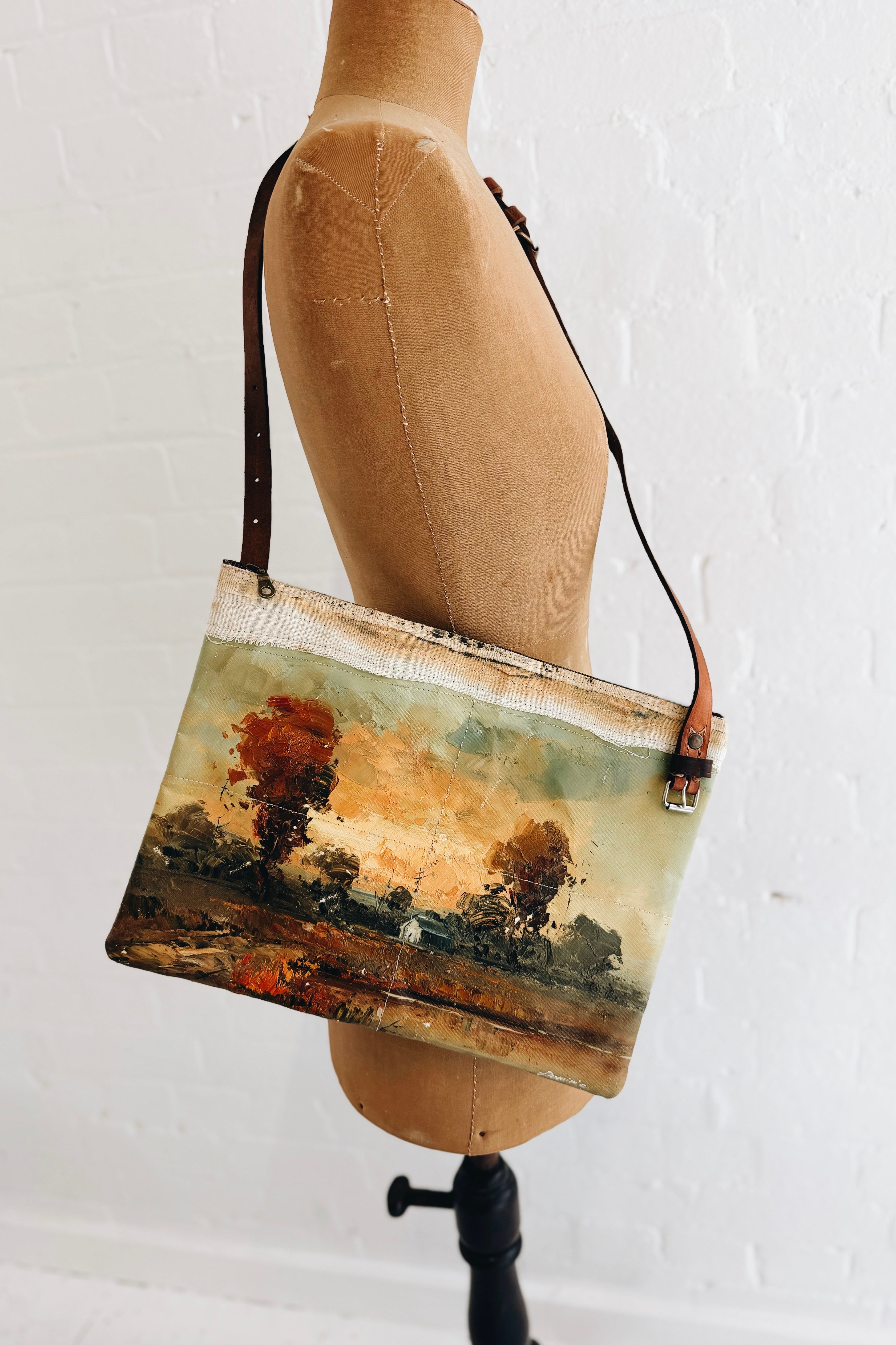 Swarm | Oil Painting Bag | Landscape