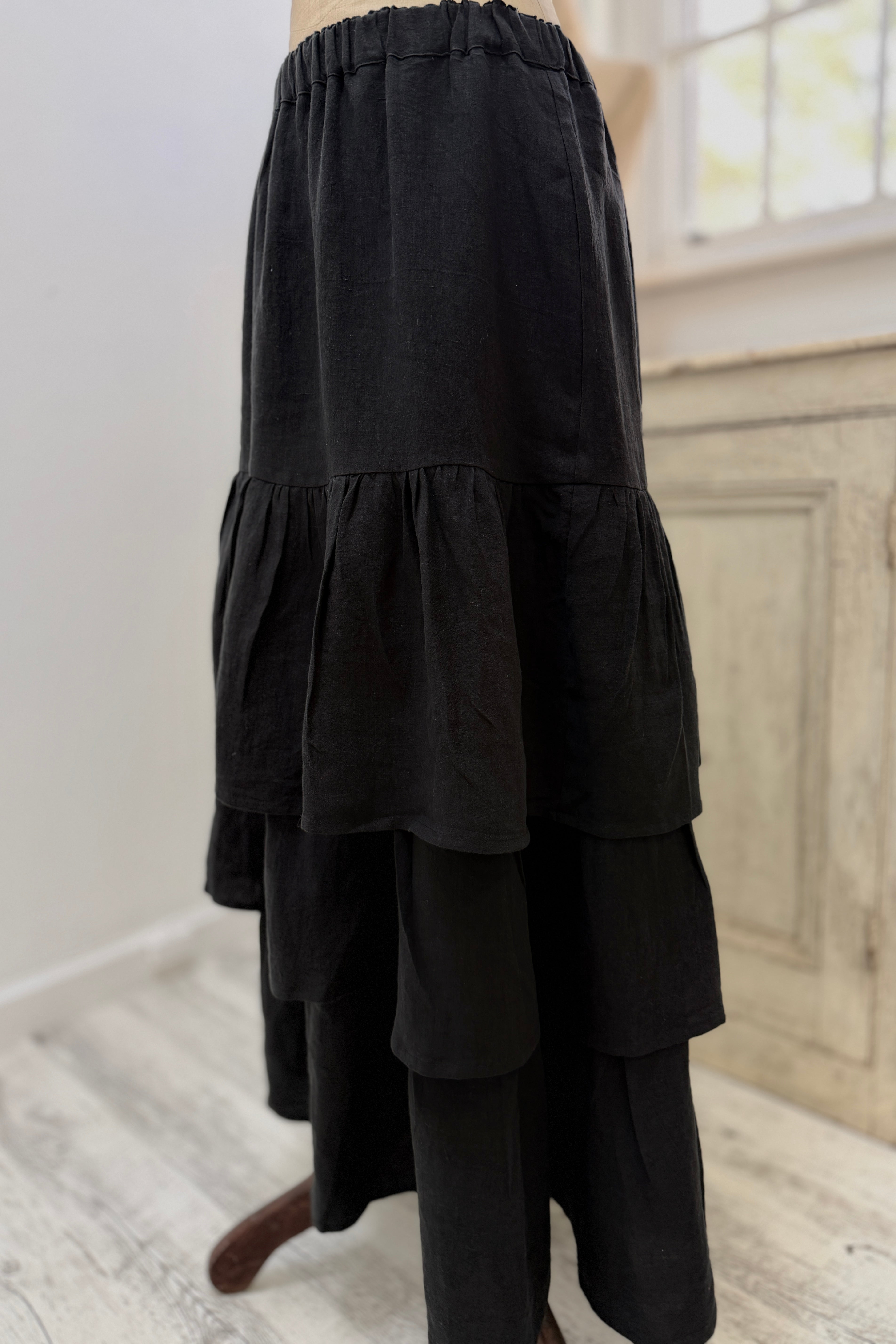 GW | Gwendolyn Skirt | Black | L