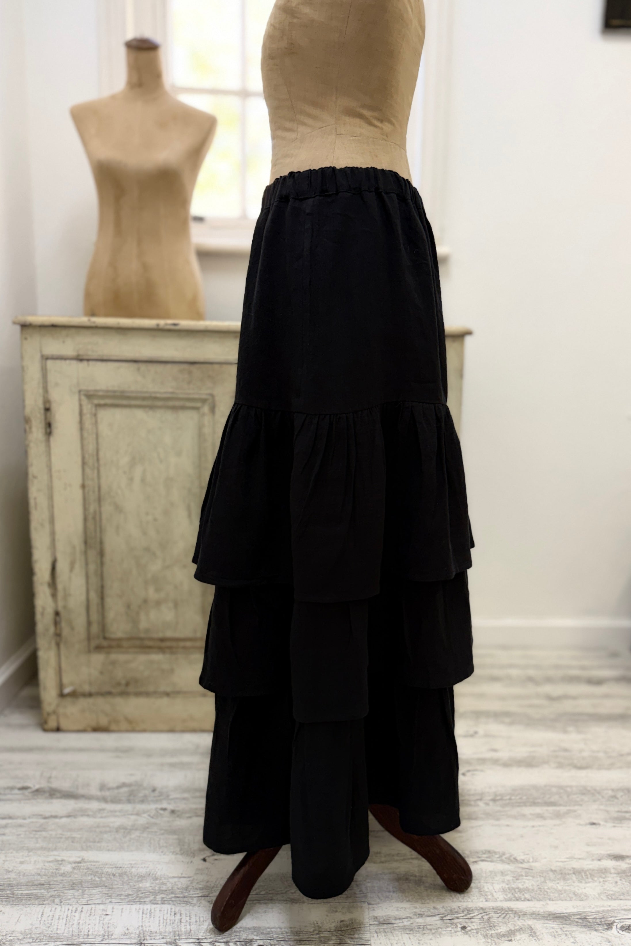 GW | Gwendolyn Skirt | Black | L