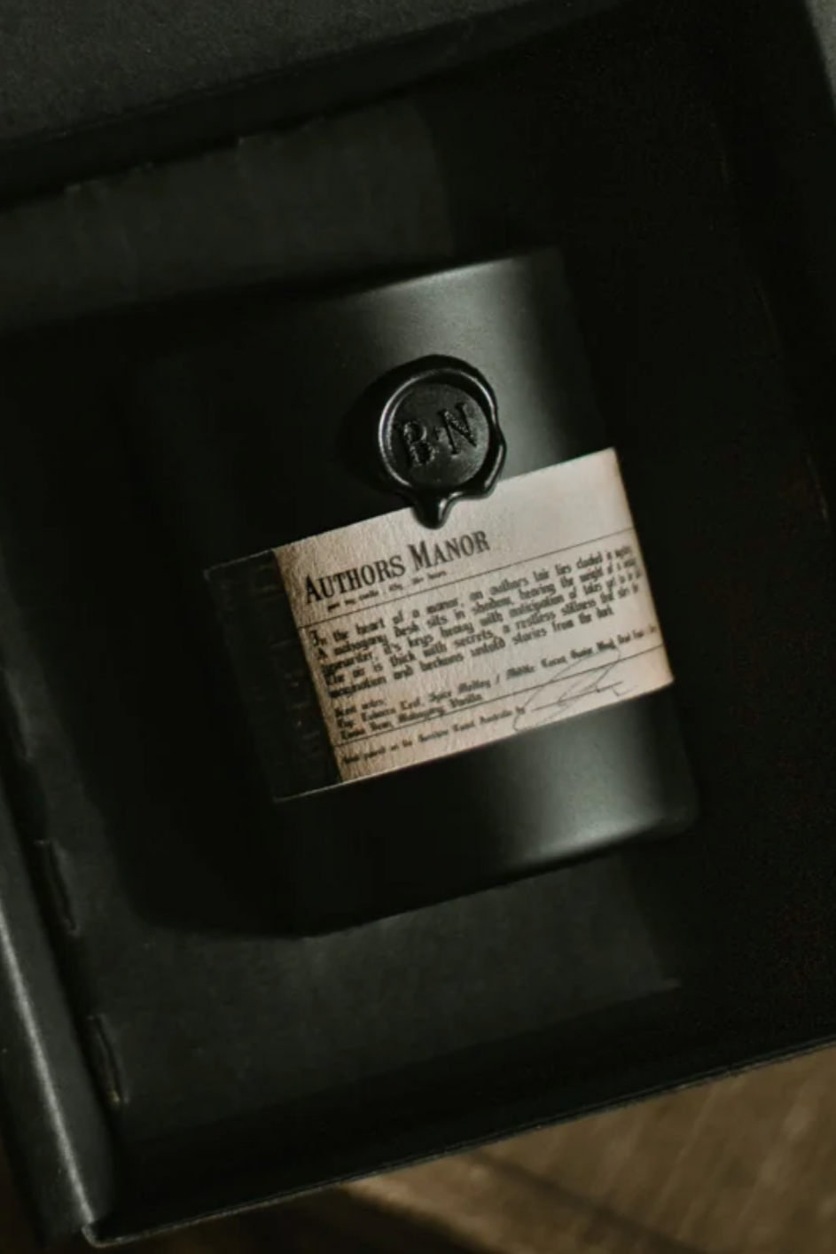 Blanc & Nero | Author's Manor Candle