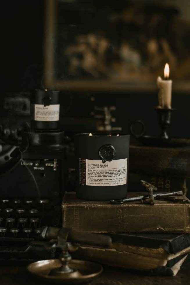 Blanc & Nero | Author's Manor Candle