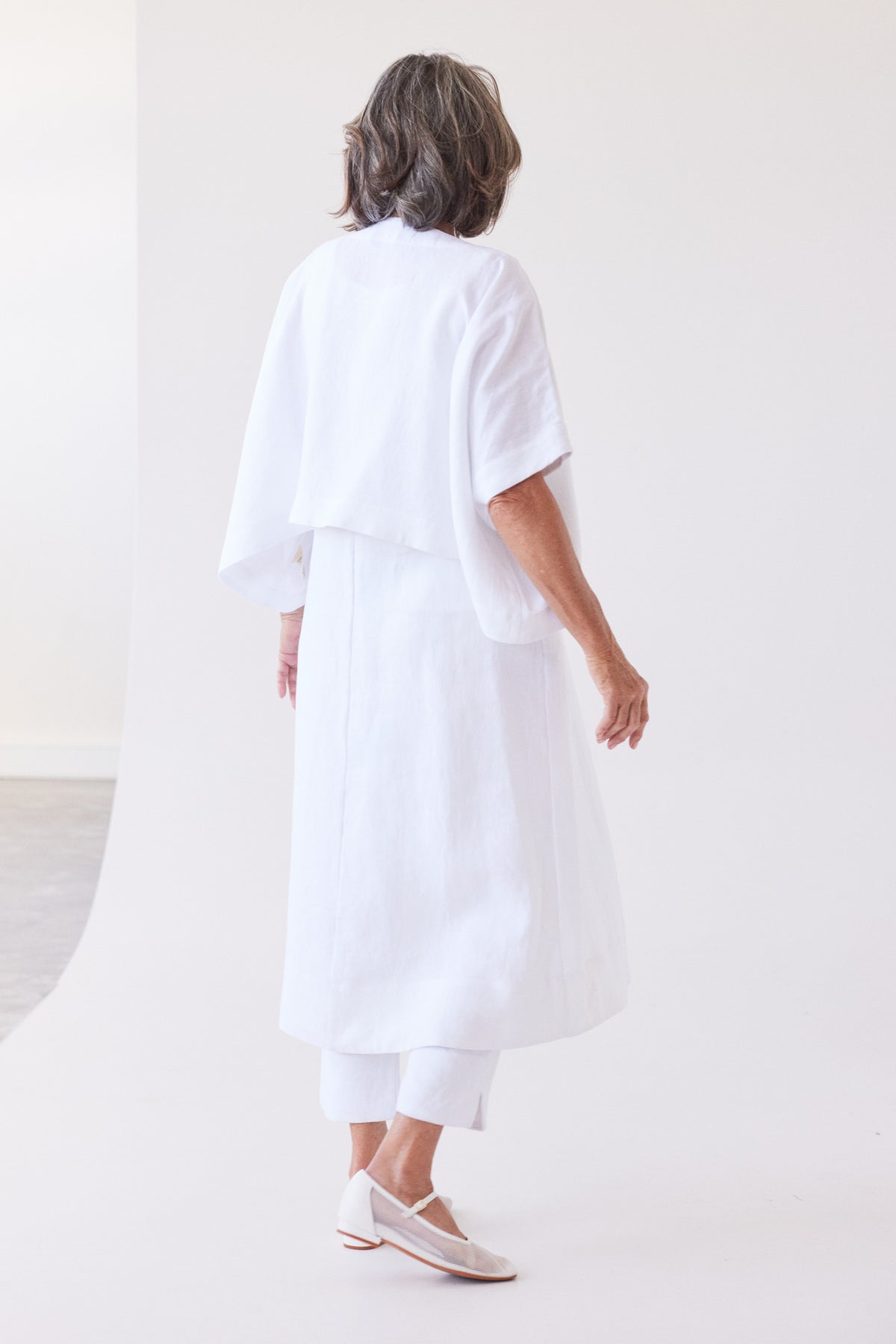 Tussie Capelet | White