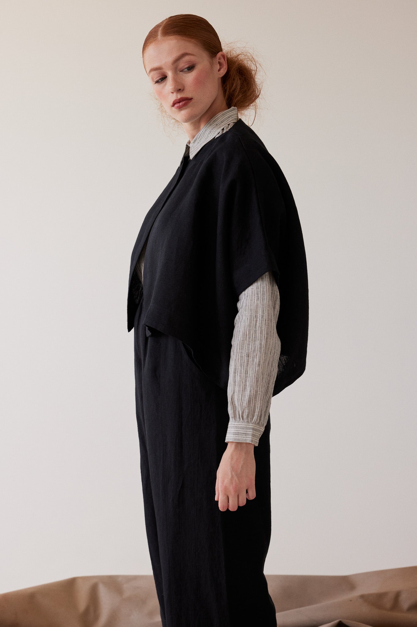 Tussie Capelet | Black
