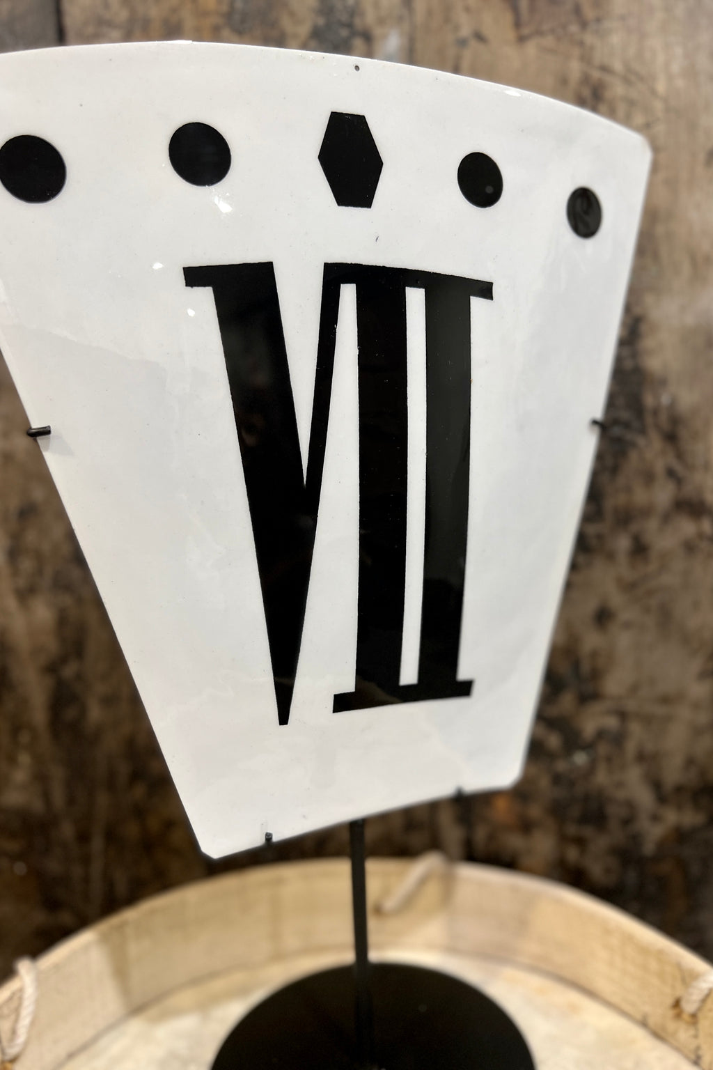 Atelier De Thiers | Enamel Metal Roman Numeral on stand